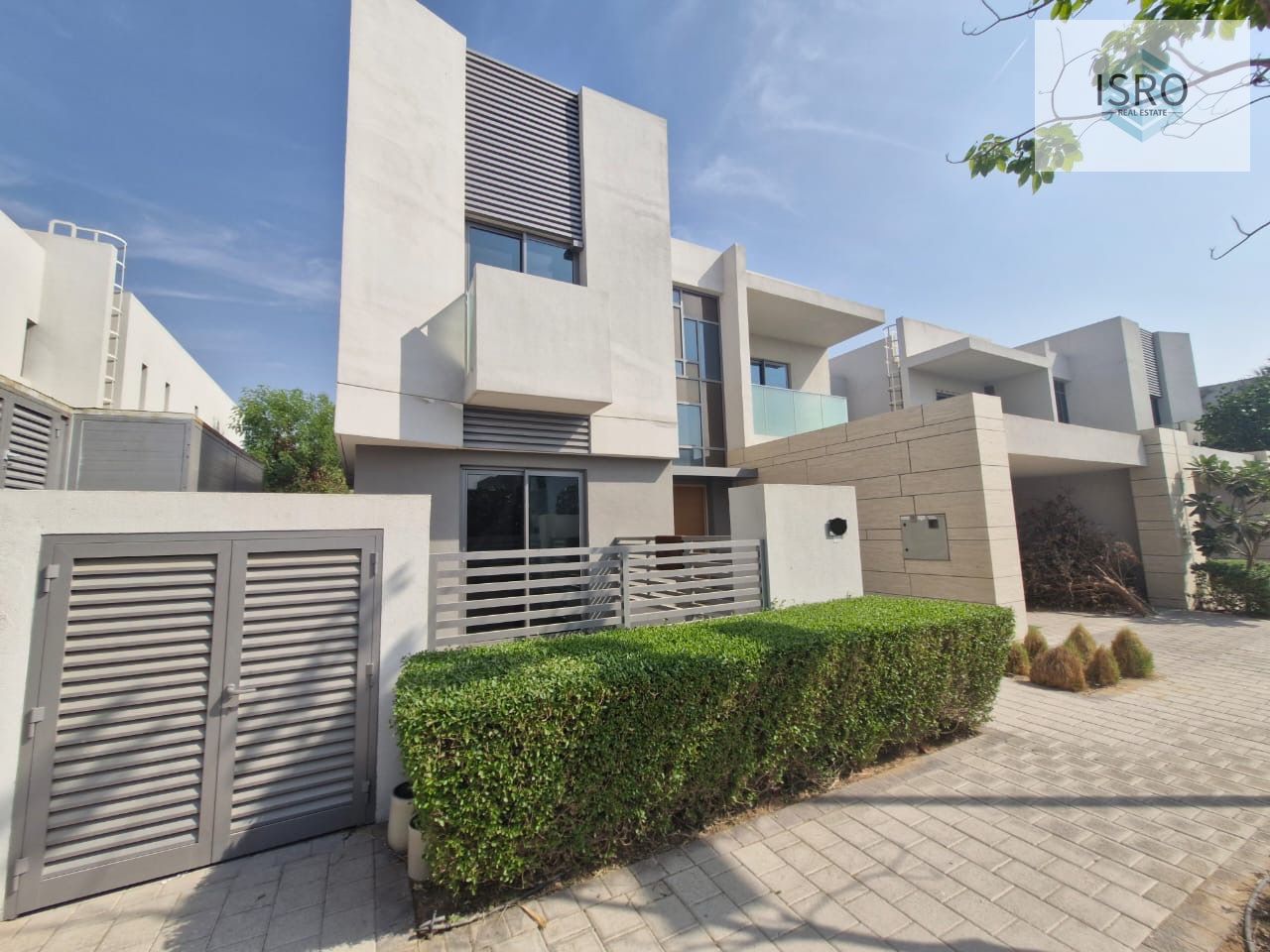 4 BR Premium Villa For Rent .