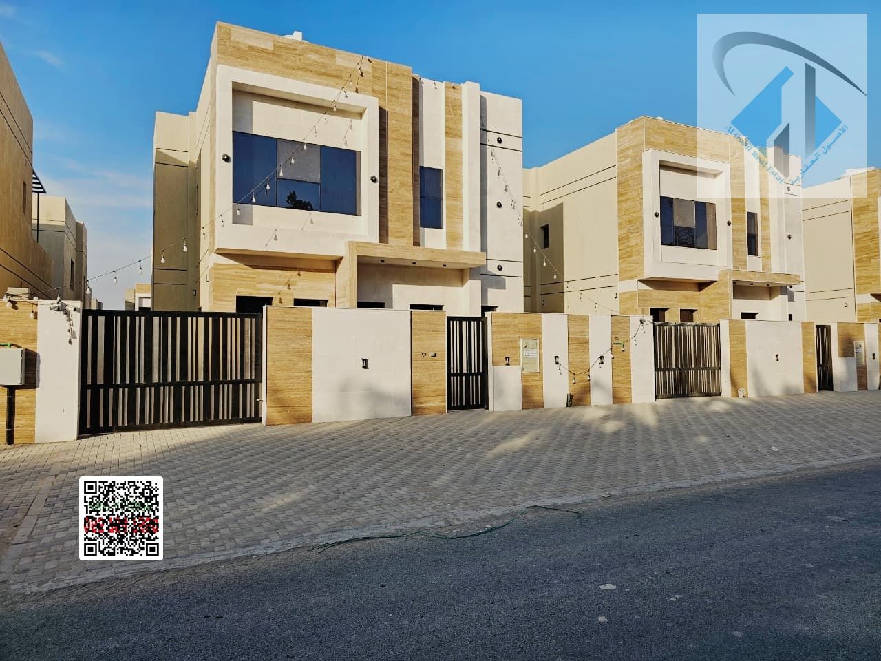 Your chance to own a villa, including registration and ownership fees, freehold, available to all nationalities, super deluxe finishing, at a negotiab
