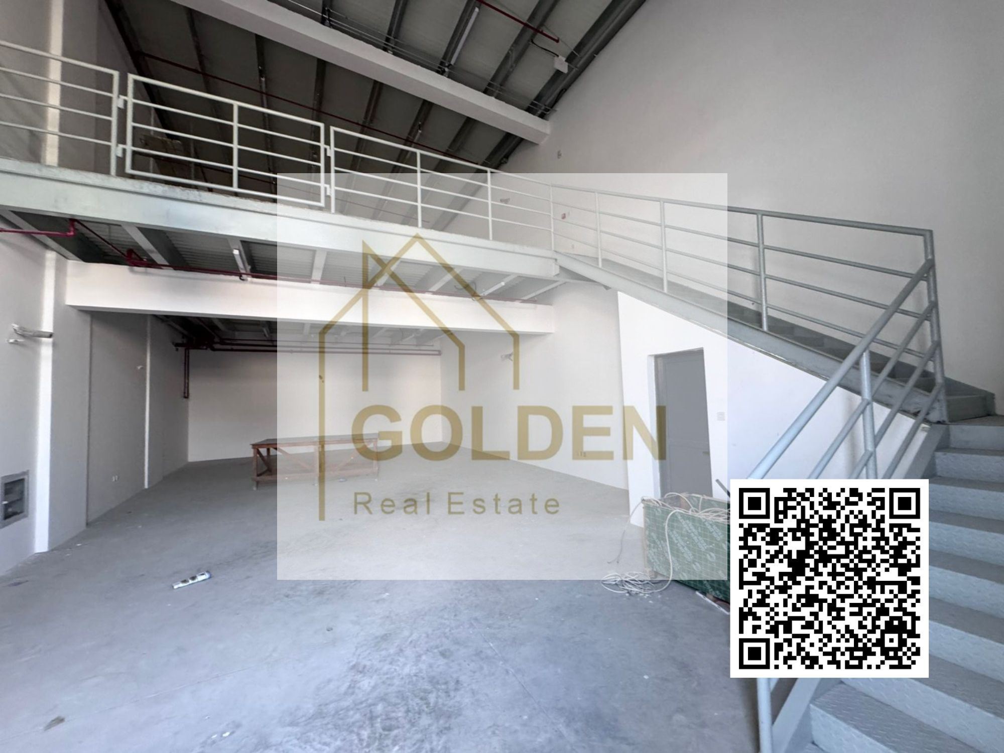 Strategically located road-facing warehouse on two roads, offering smooth logistics access, parking space, and 25 KW power.