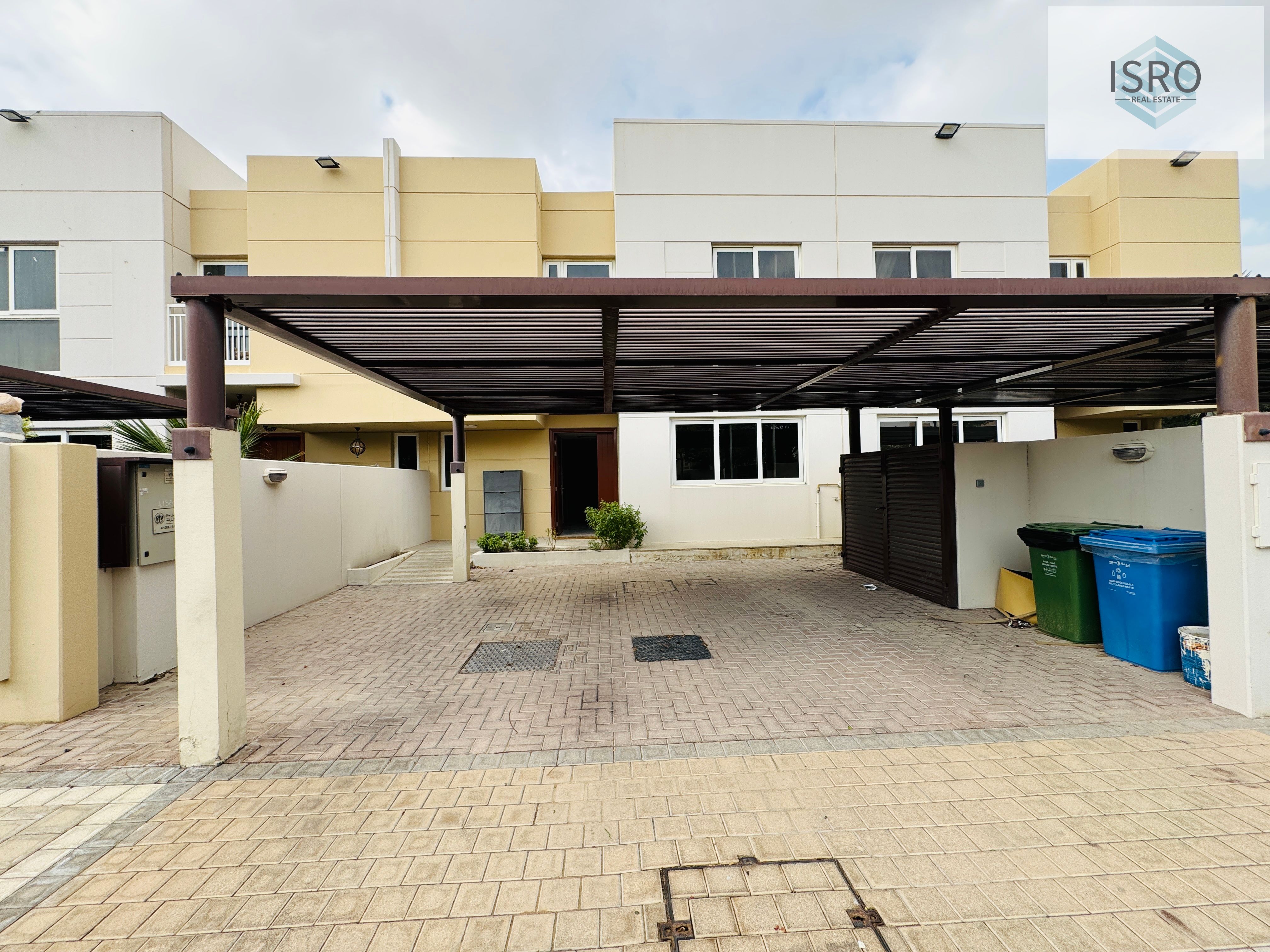 READY TO MOVE SPACIOUS 4B VILLA BEHIND CITY CENTER