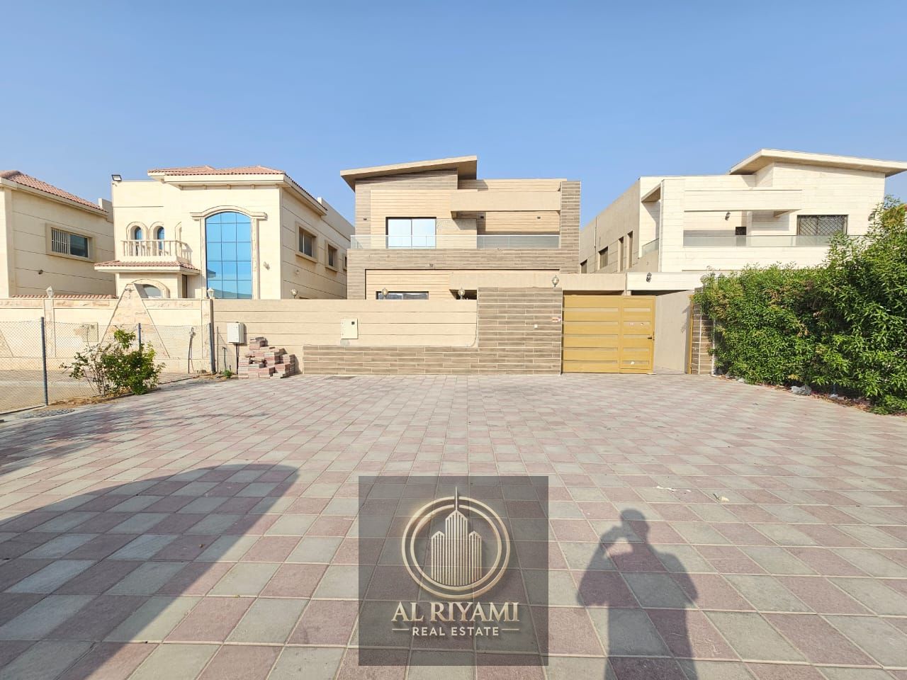 A luxurious villa with a European design and a prime and strategic location in Al Rawda, near Sheikh Mohammed Bin Zayed Road
