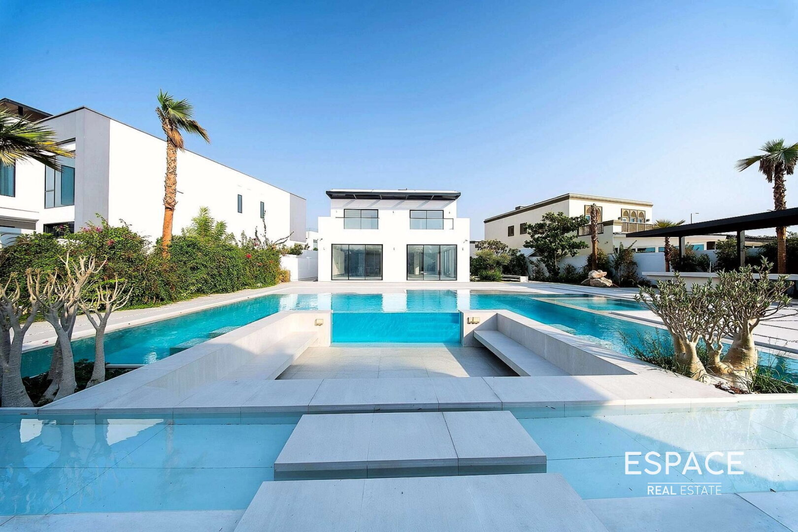 Premium | Upgraded | Extended | 4 Beds