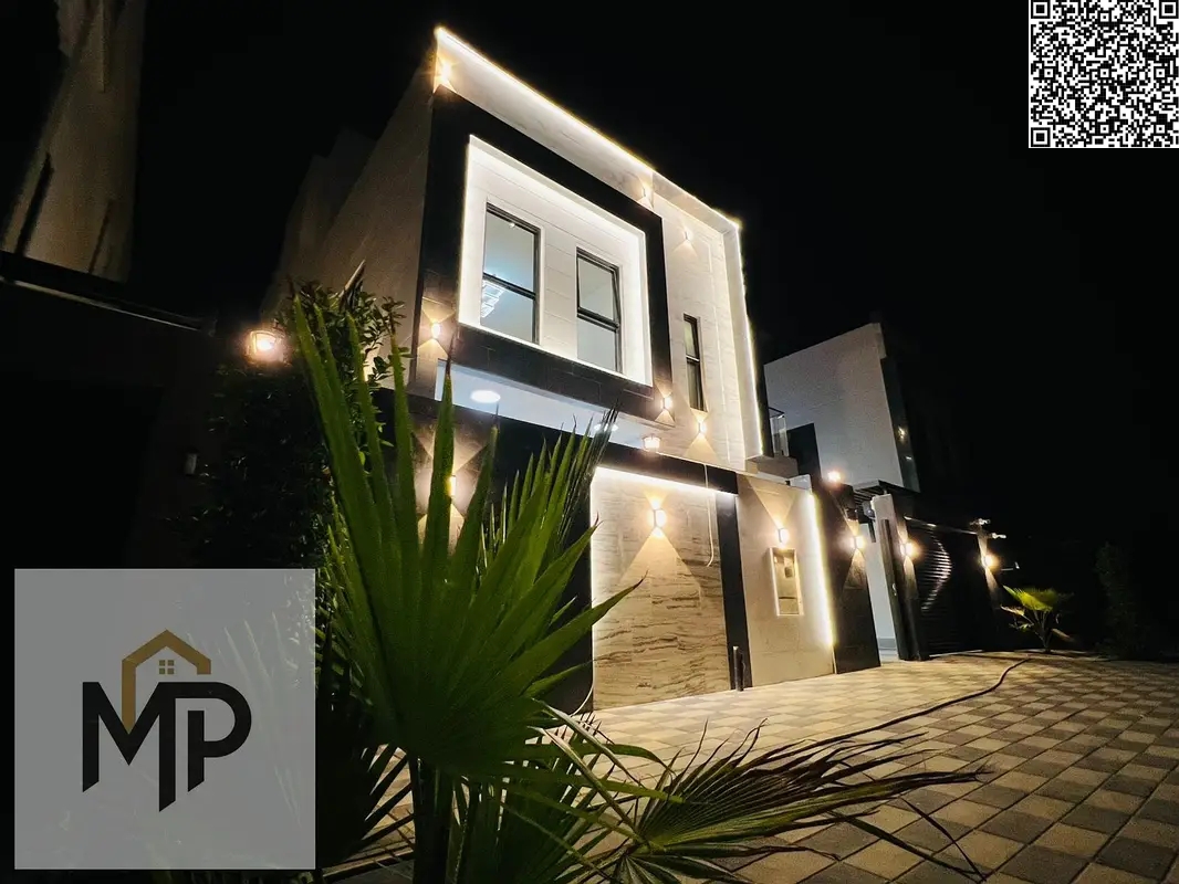 Luxury villa with five master bedrooms, rooftop terrace, private pool, fully connected to electricity, water and air conditioning