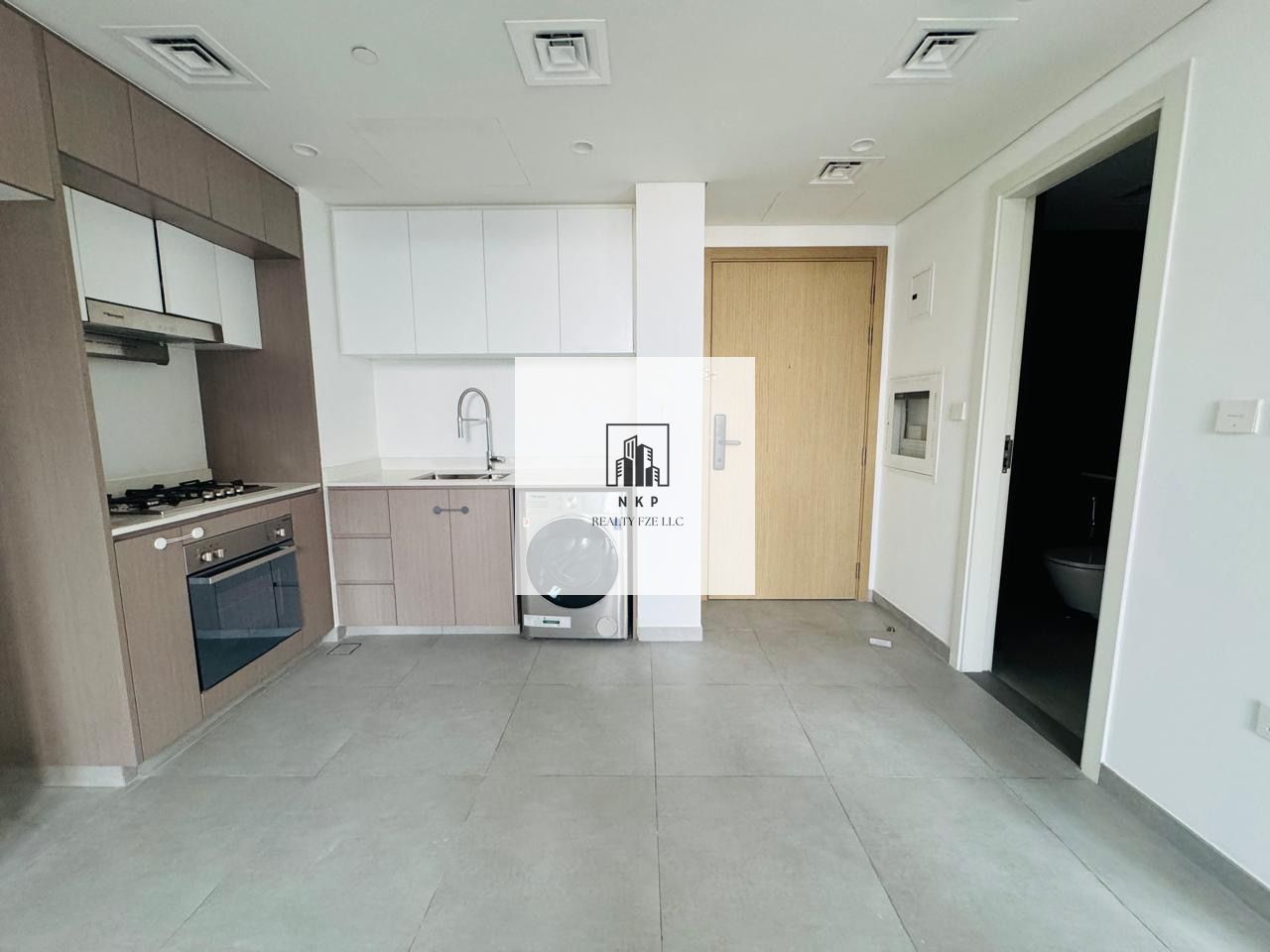 Specious luxury 2bedroom apartment for rent in Al Jada