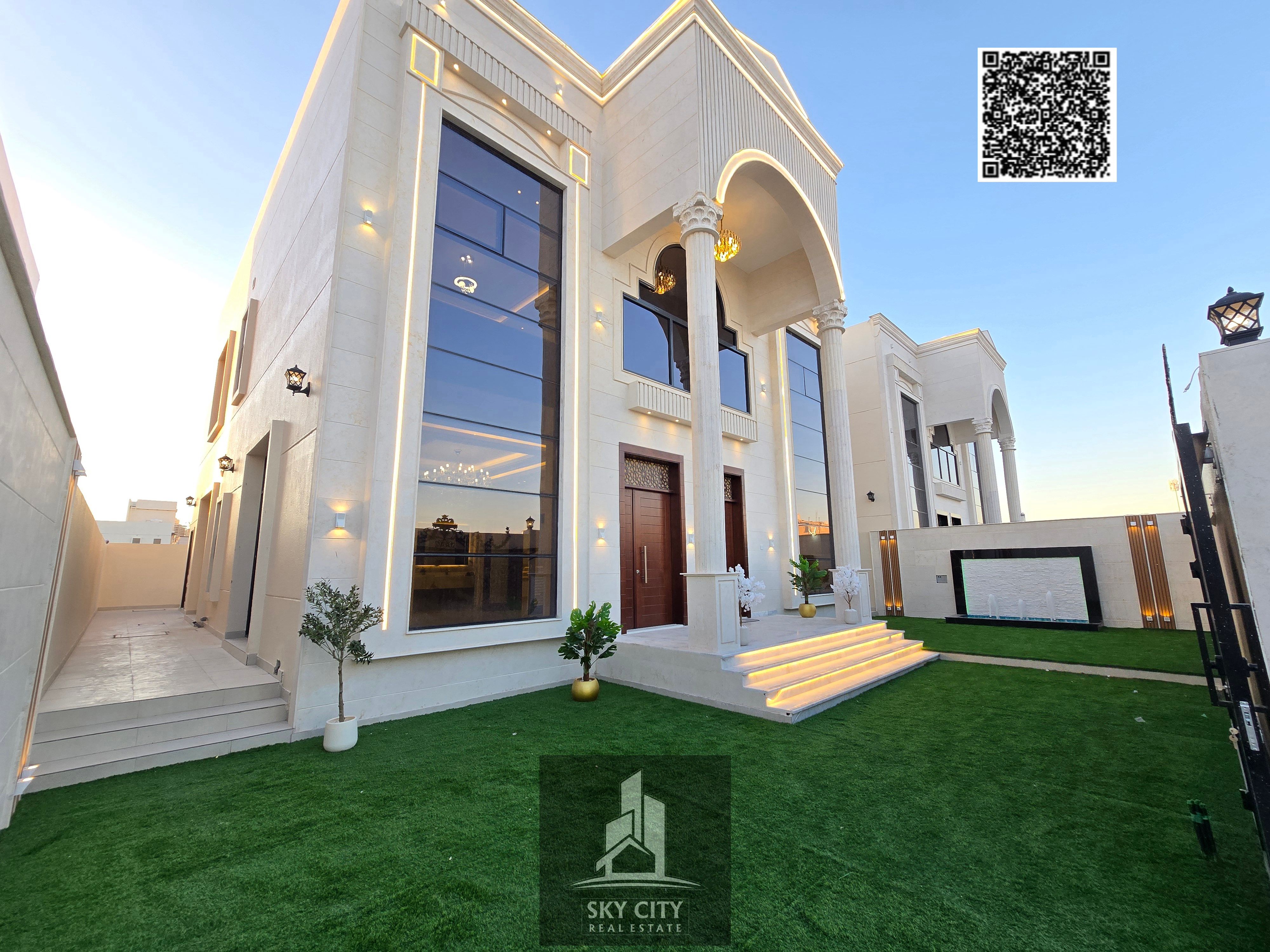 Classic villa with a distinctive design, including registration and ownership fees, near the mosque. Ground floor, first floor, and roof.