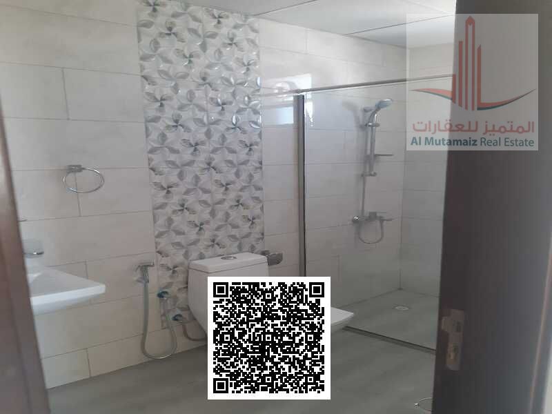A prime investment opportunity! Corner building on 3 streets for sale in Al Rashidiya 3. Area: 6,466 sq ft. Price: AED 10,000,000. Income: AED 922,000