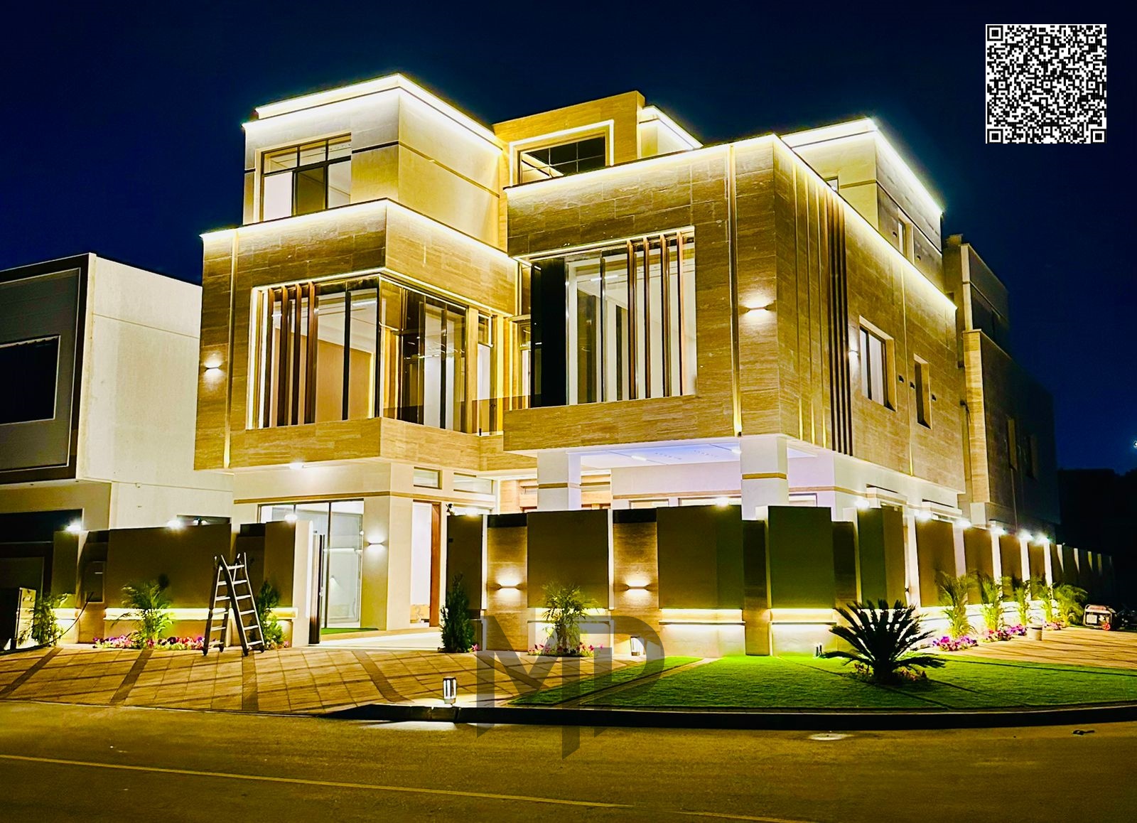 Luxury corner villa with freehold ownership, featuring 7 bedrooms, a private pool, elevator, and rooftop terrace. Ready for immediate occupancy. Price