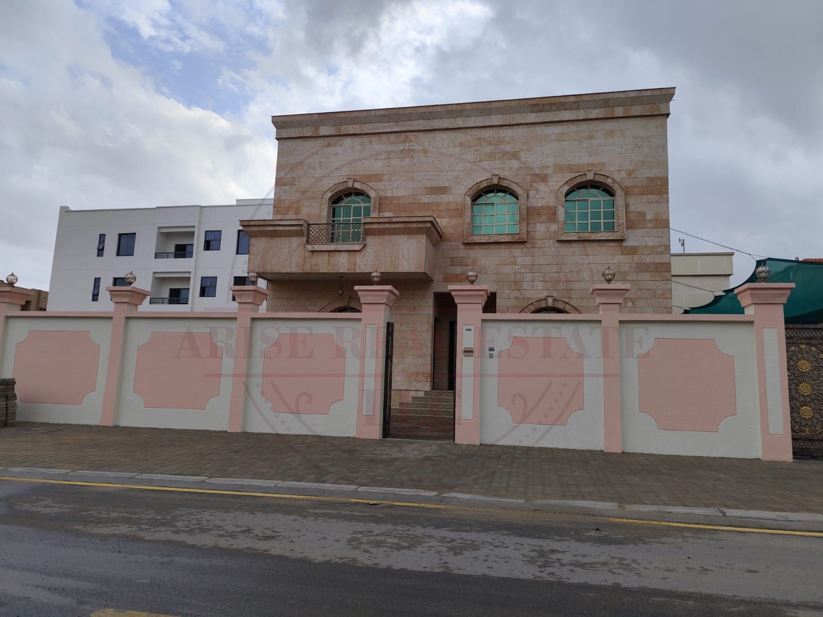 Spacious 5 Bedroom Villa with Yard for Rent in Al Mowaihat 3 — 7,000 Sqft — AED 115,000