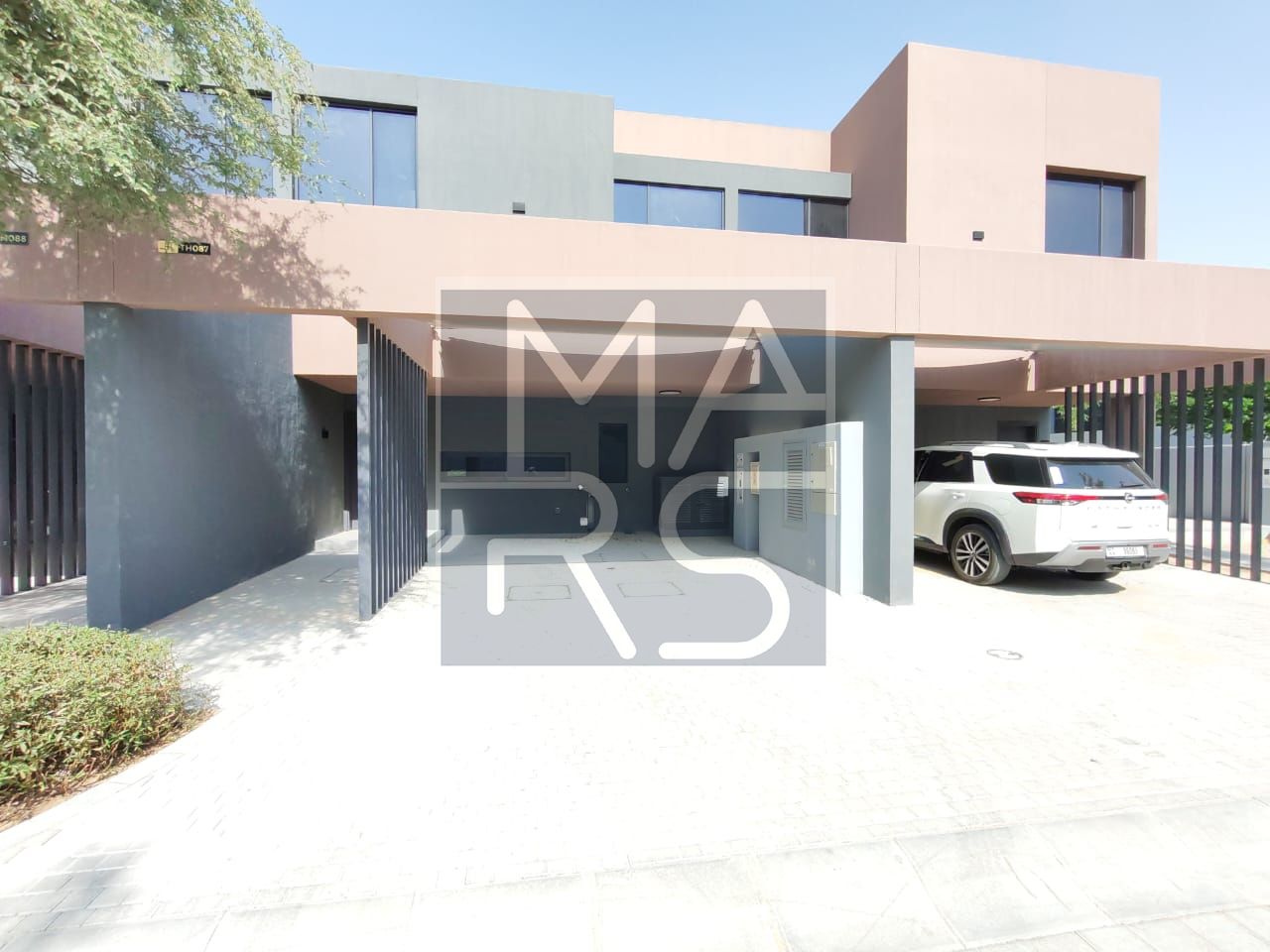 Double Balcony -Front of Pool -Spacious layout