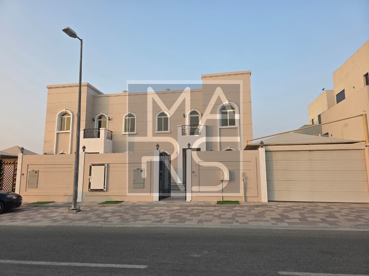 MODERN DESIGN-4BHK VILLA-BEST PRICE-READY TO MOVE