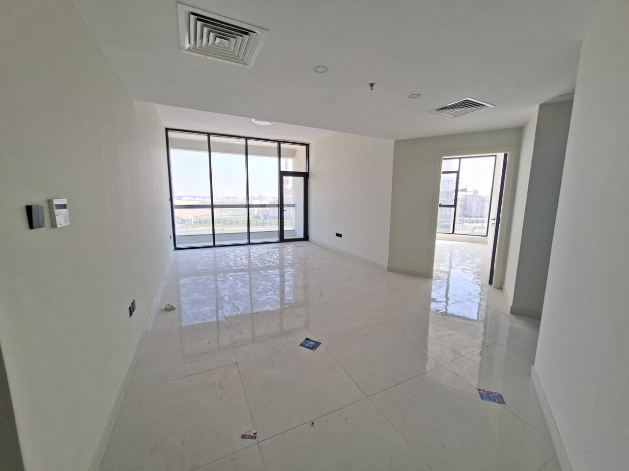 Lxury and brand new apartment with balcony with master room with waldrop balcony parking prim location sharja school area
