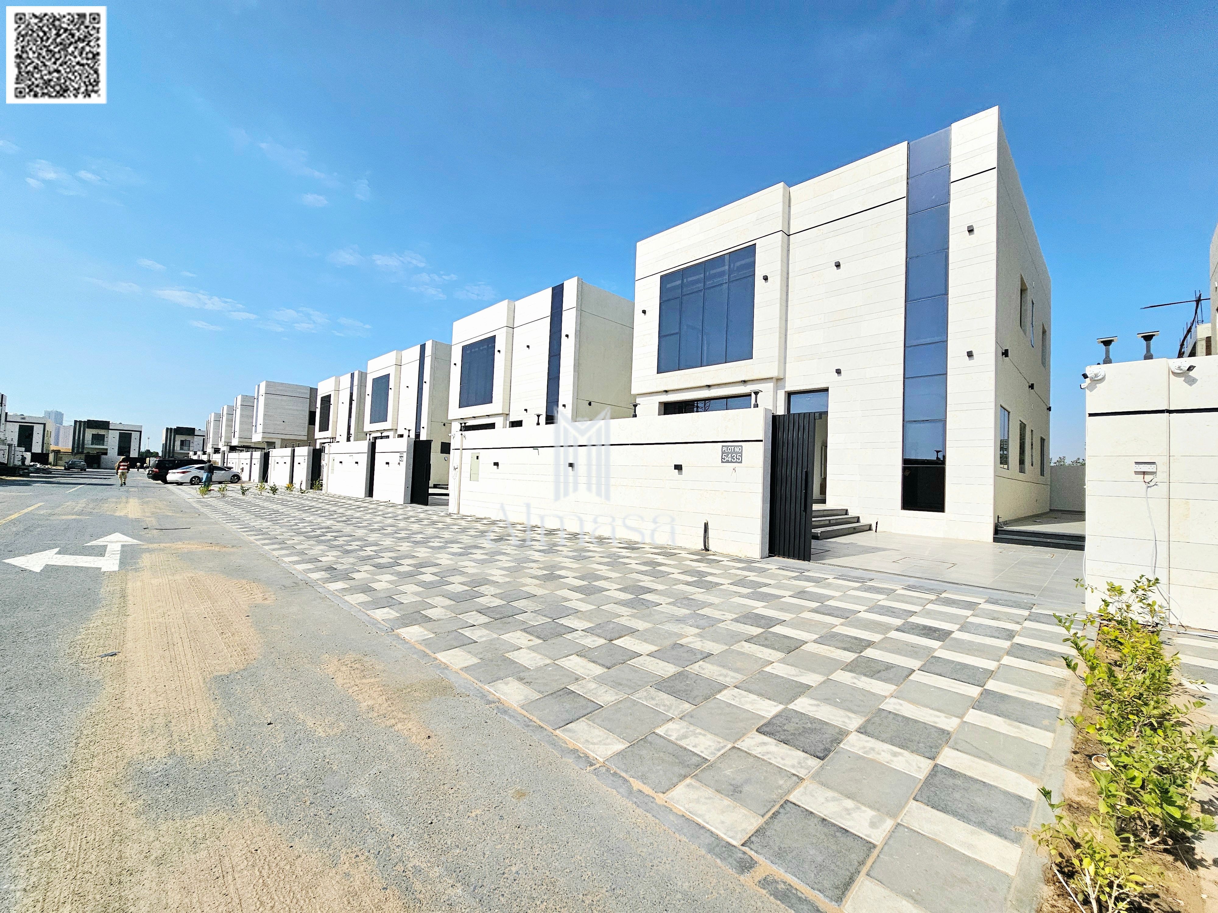Modern villa, deluxe finishing, registration fees included