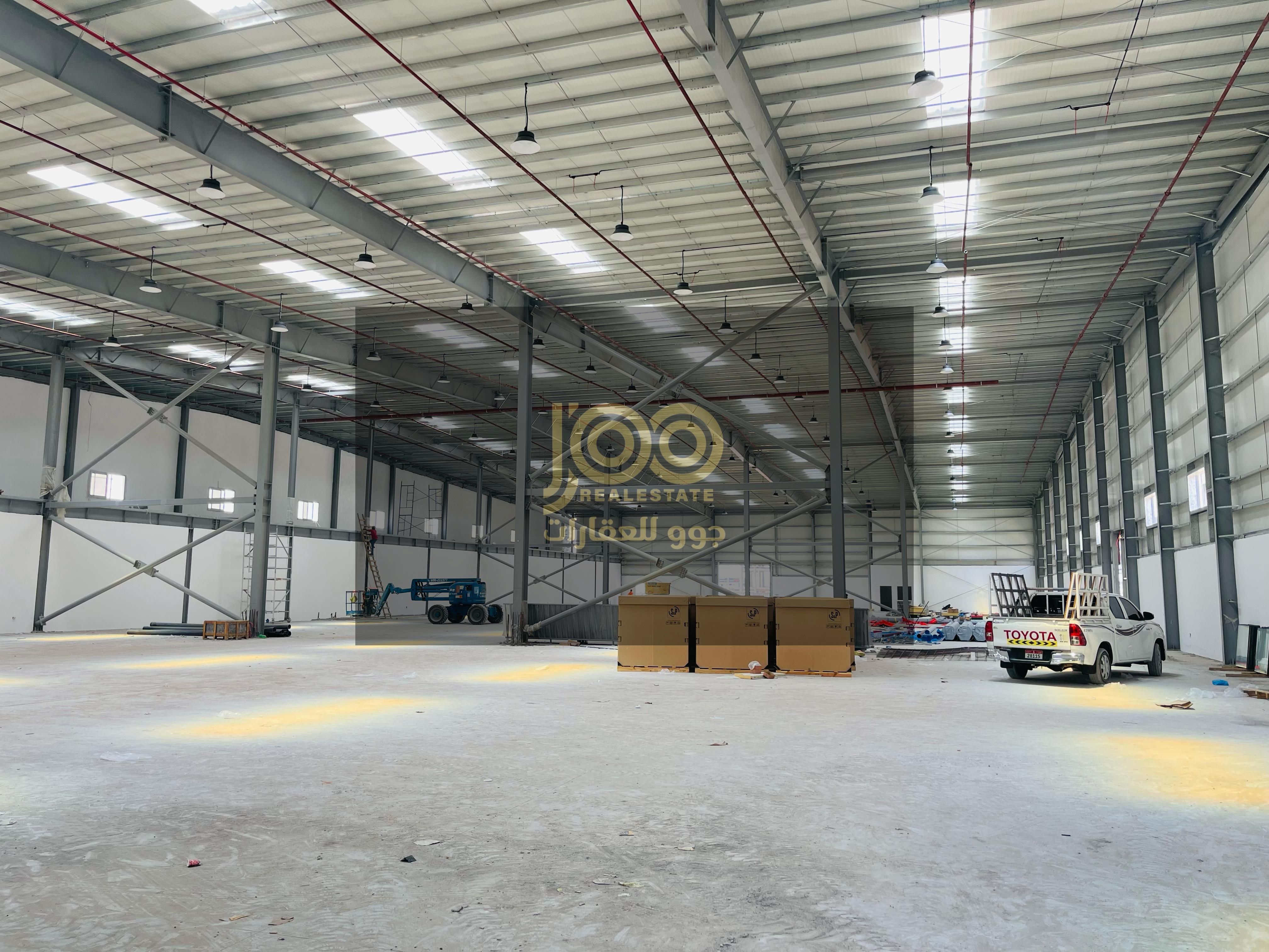 Warehouse + 2 Showrooms for Rent – 53,000 Sq Ft Near Sheikh Mohammed Bin Zayed Road, 452 kVA Power – AED 1.8 Million Final Pric
