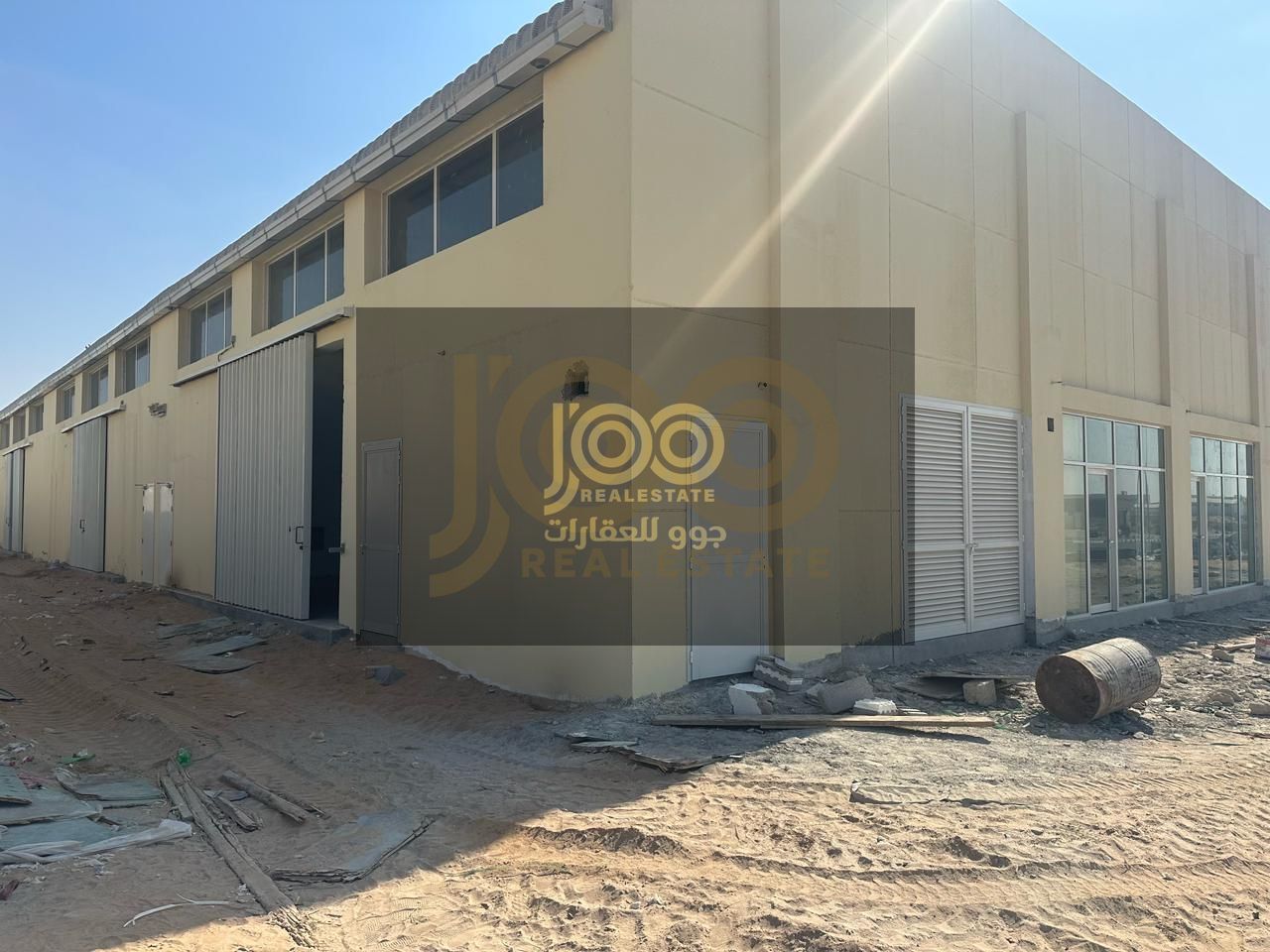 A distinctive warehouse is available for rent in the Umm Al Thu'ub area, suitable for various commercial, industrial, and storage activities.