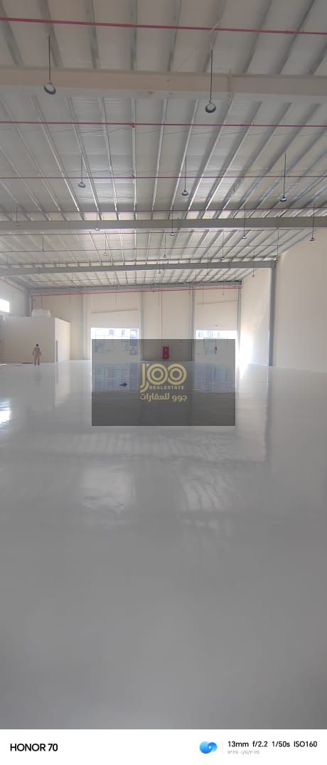 Warehouse for rent in Umm Al Quwain, in the industrial area. The warehouse boasts a strategic location in the heart of the industrial area.
