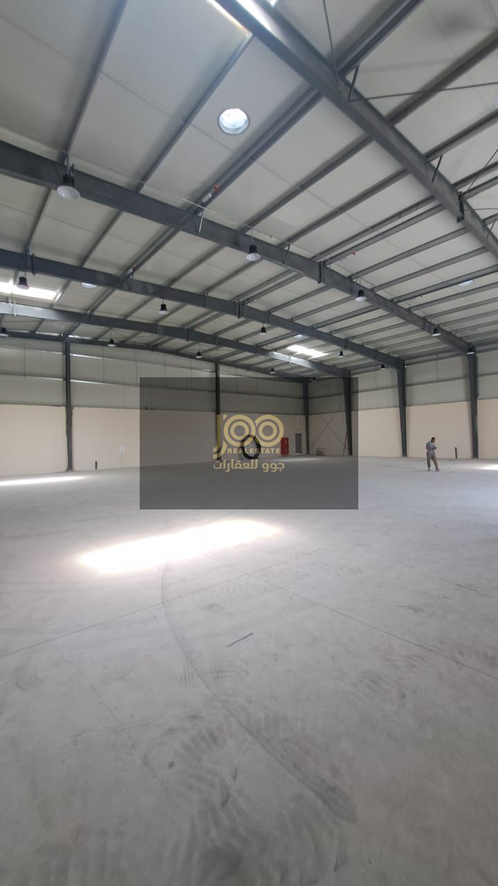 Electricity 183/ Strategic location near main roads. Residential rooms or offices available.