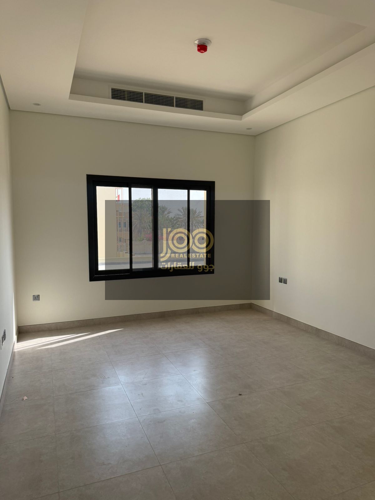 A quiet, family-friendly area in a prestigious residential complex.