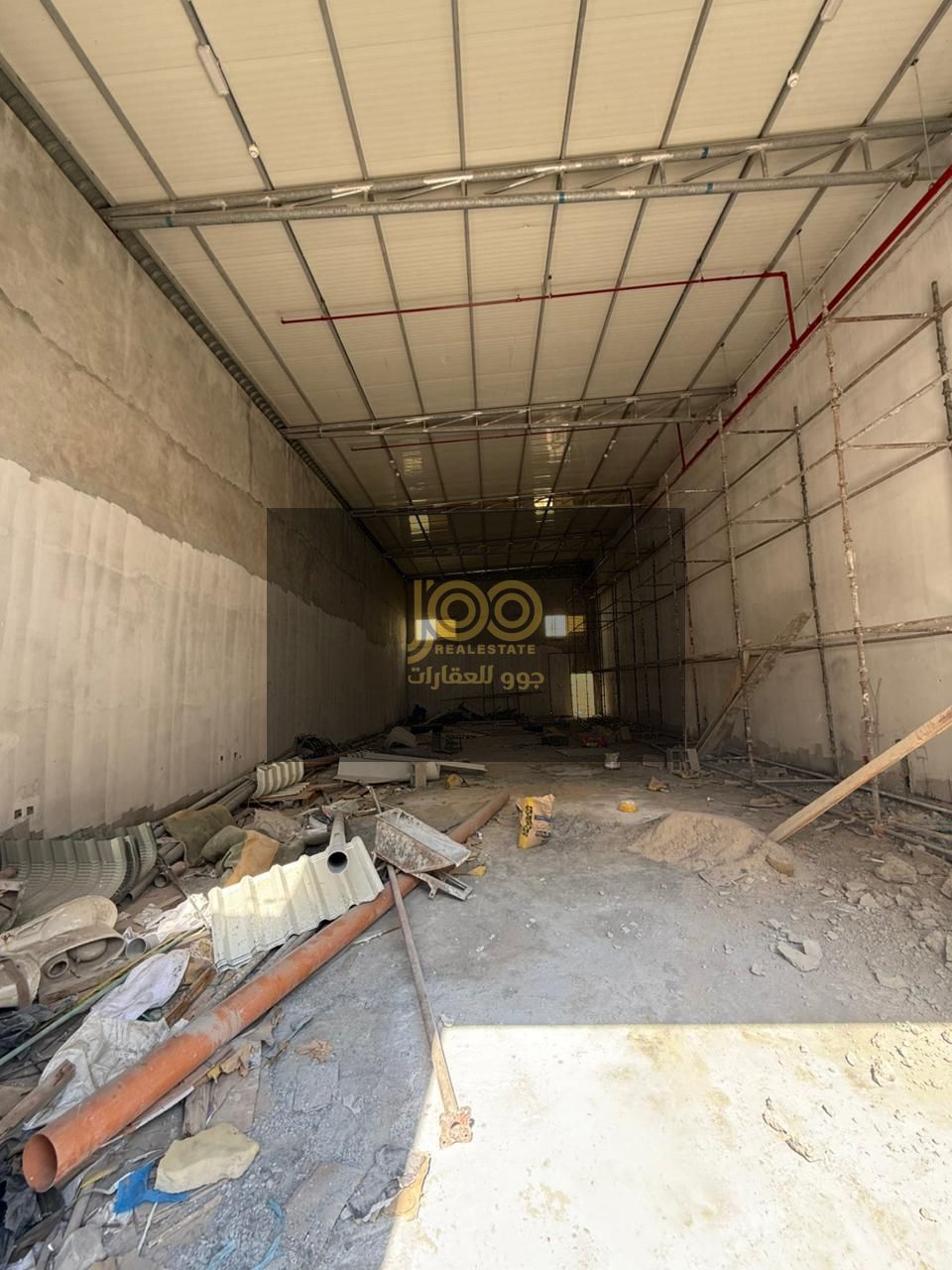 A prime warehouse is available for rent in Umm Al Quwain, Umm Al Thu'ub area. Suitable for various commercial or storage activities.