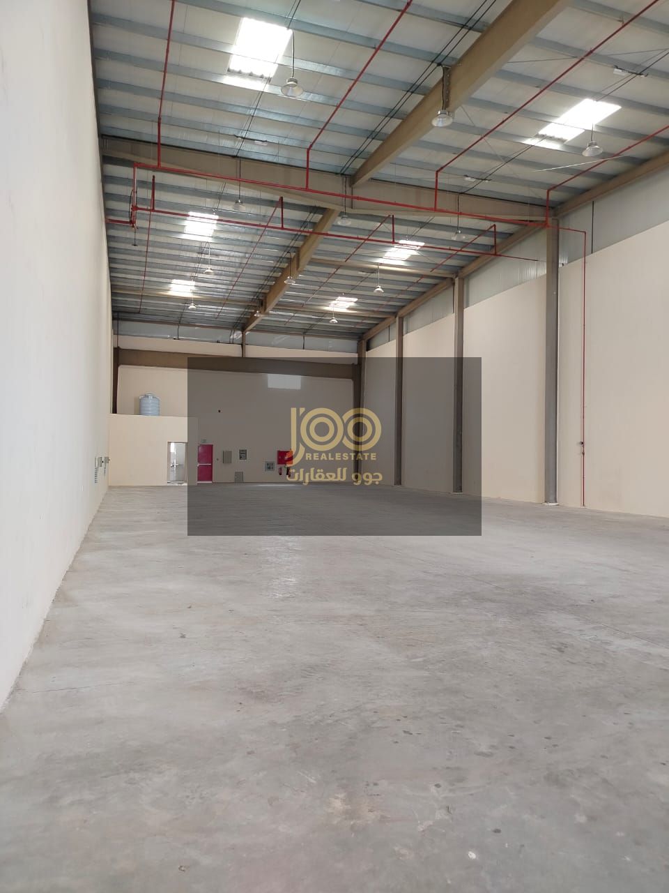 Annual warehouse for rent in Umm Al Quwain in the industrial area. The warehouse is distinguished by its strategic location, easy access.
