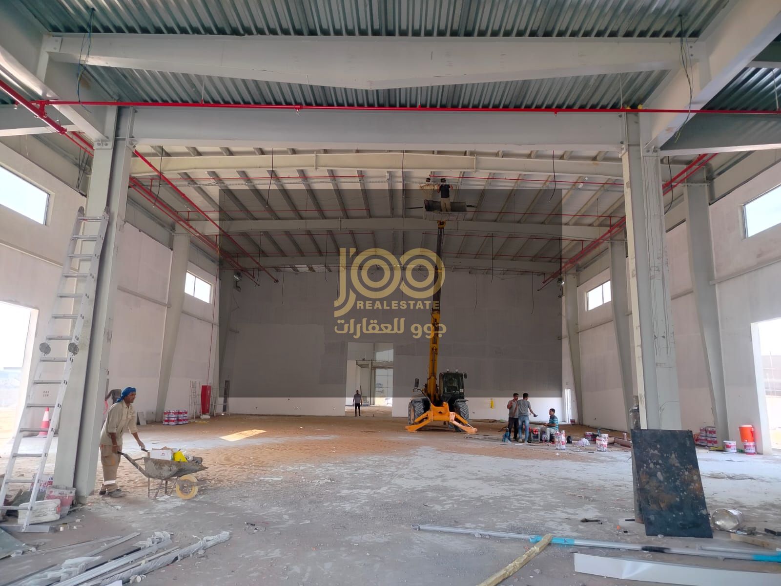 New warehouse, 25,000 cubic feet, 250 kilowatts of electricity, price per foot 40 dirhams
