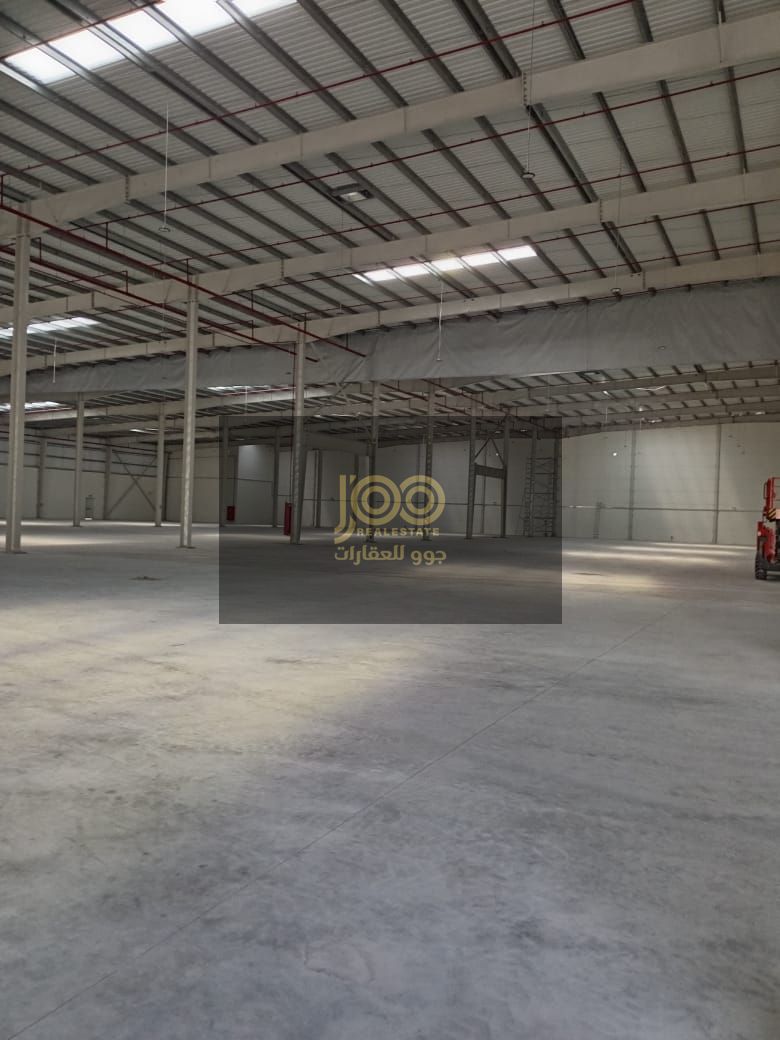 Large warehouse for rent in Umm Al Quwain, Umm Al Thu'ub area, suitable for all industrial, commercial and storage activities.