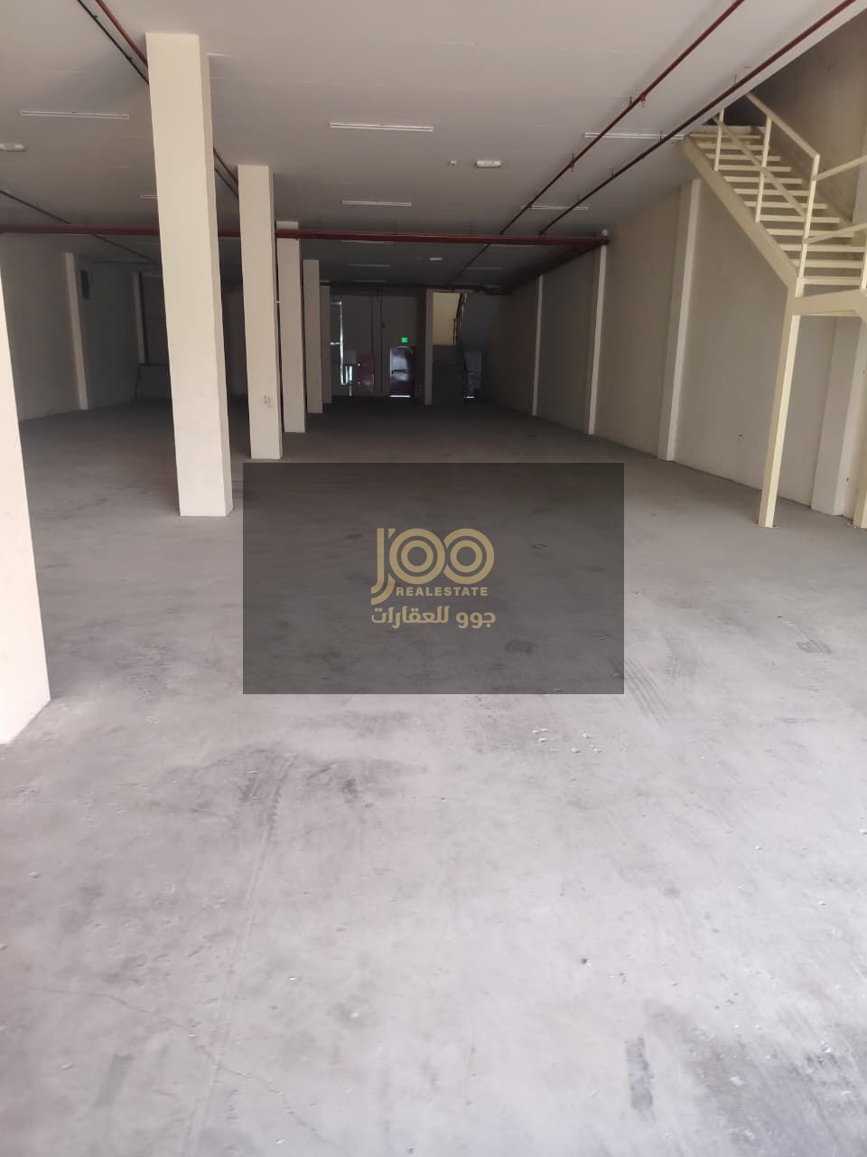 Mezzanine warehouse for rent in Umm Al Quwain. The space offers great flexibility for various business activities.