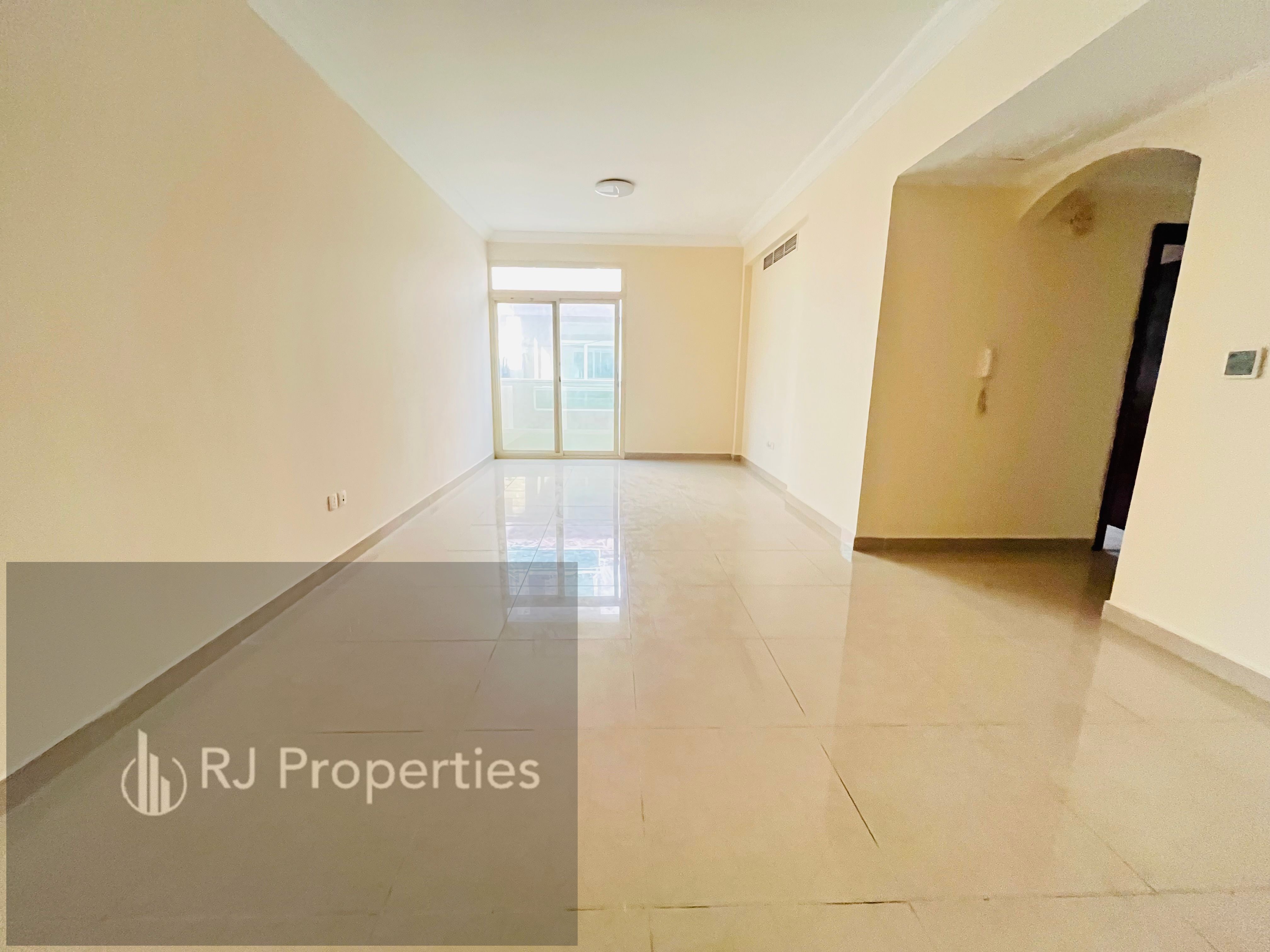 • Elegant 2BHK with Balcony | 2 Full Baths | Free Parking |prime location | cheap price just 49k