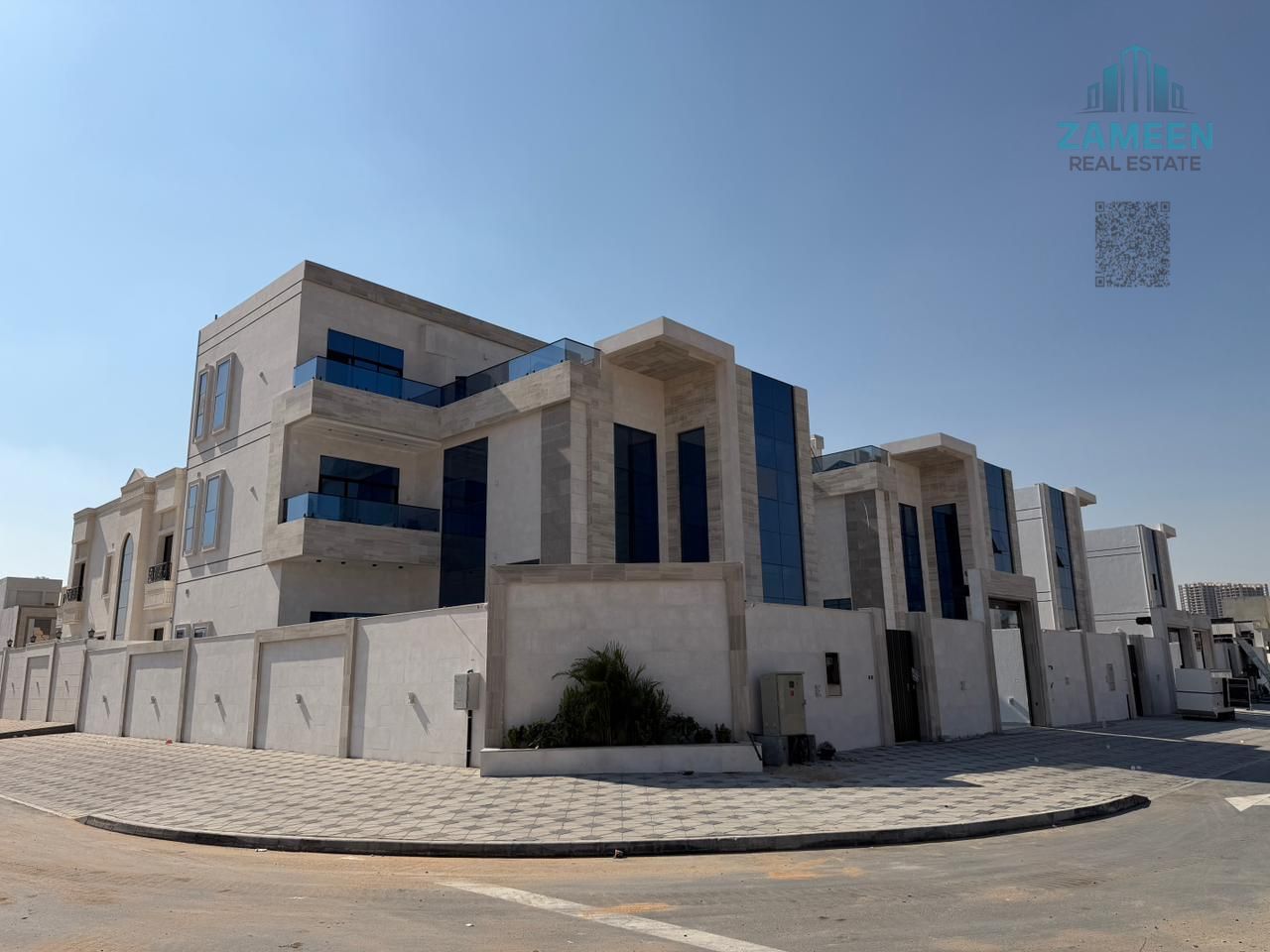Mini Palace for Sale: Double-Height Villa with Elevator and Private Pool Location: Ajman - Al Helio 2 (Strategic and Quiet Location) Enjoy unpara