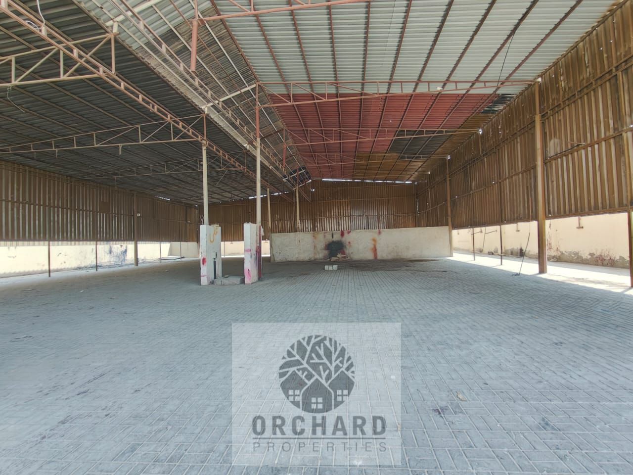 Offices/ Showroom/ Interlock/Heavy Power/11 Labour Rooms/Main Road