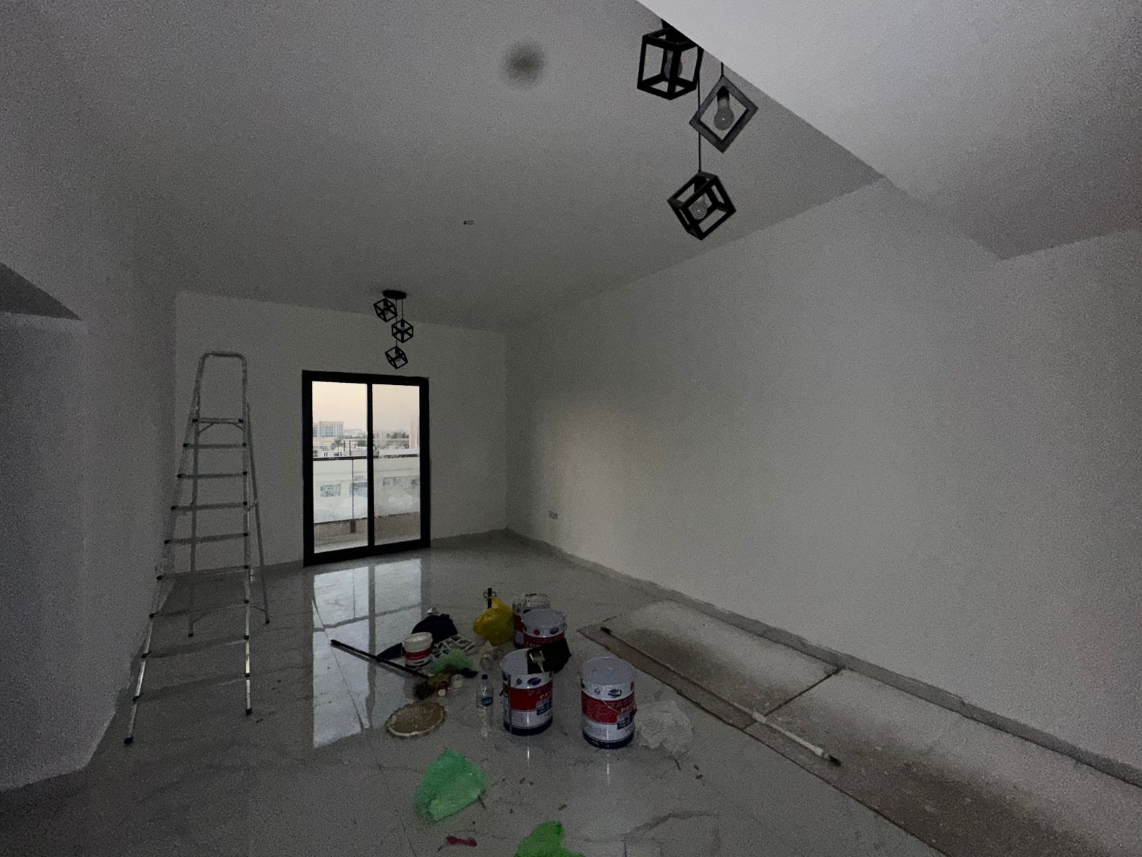 Two rooms and a large living room in Al-Hamidiyah, opposite the courthouse and behind Al-Hamadi Restaurant.