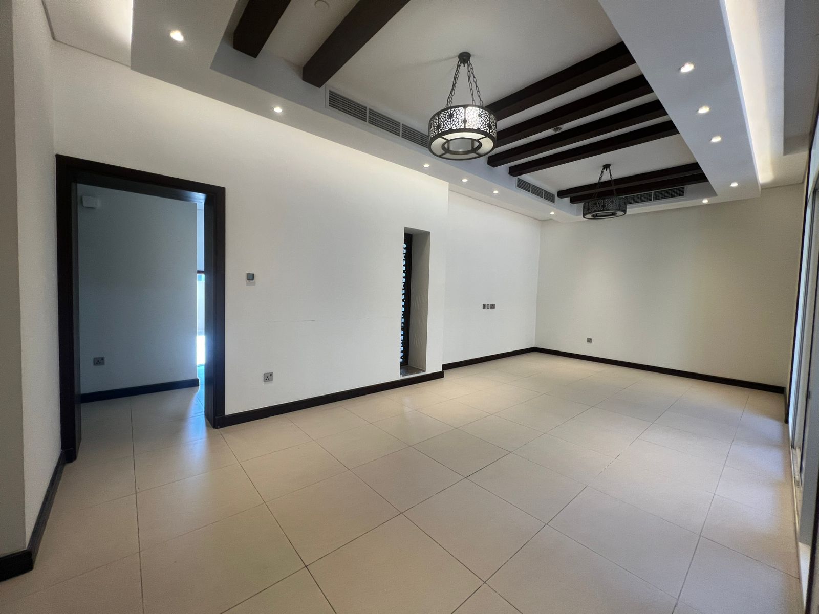 – First row on the beach Al Rifaa – on Al Hira Beach Opposite the Sheraton Hotel Parking available All rooms are master suites