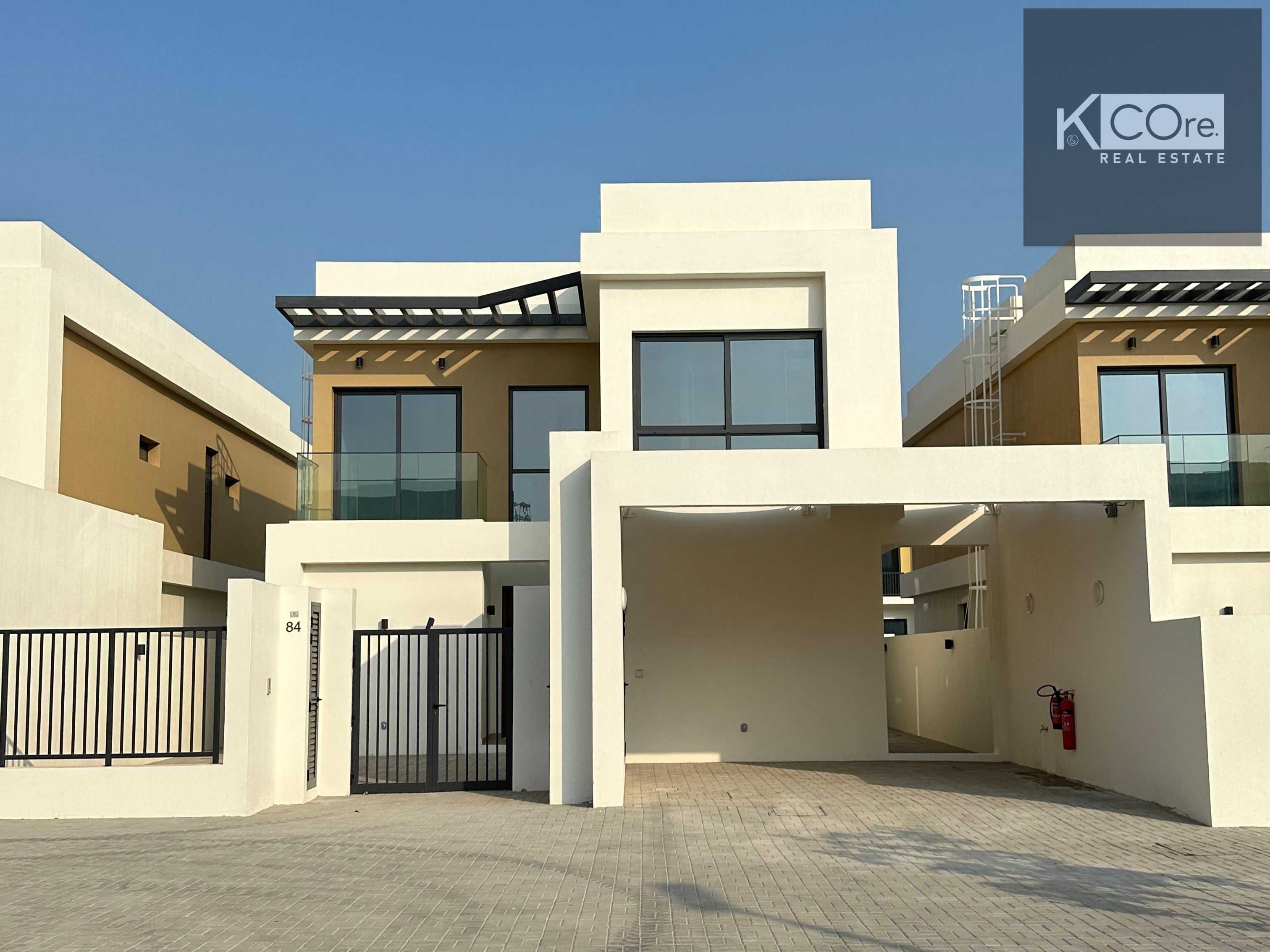 BRAND NEW READY TO MOVE 4-BR VILLA W/PAYMENT PLAN