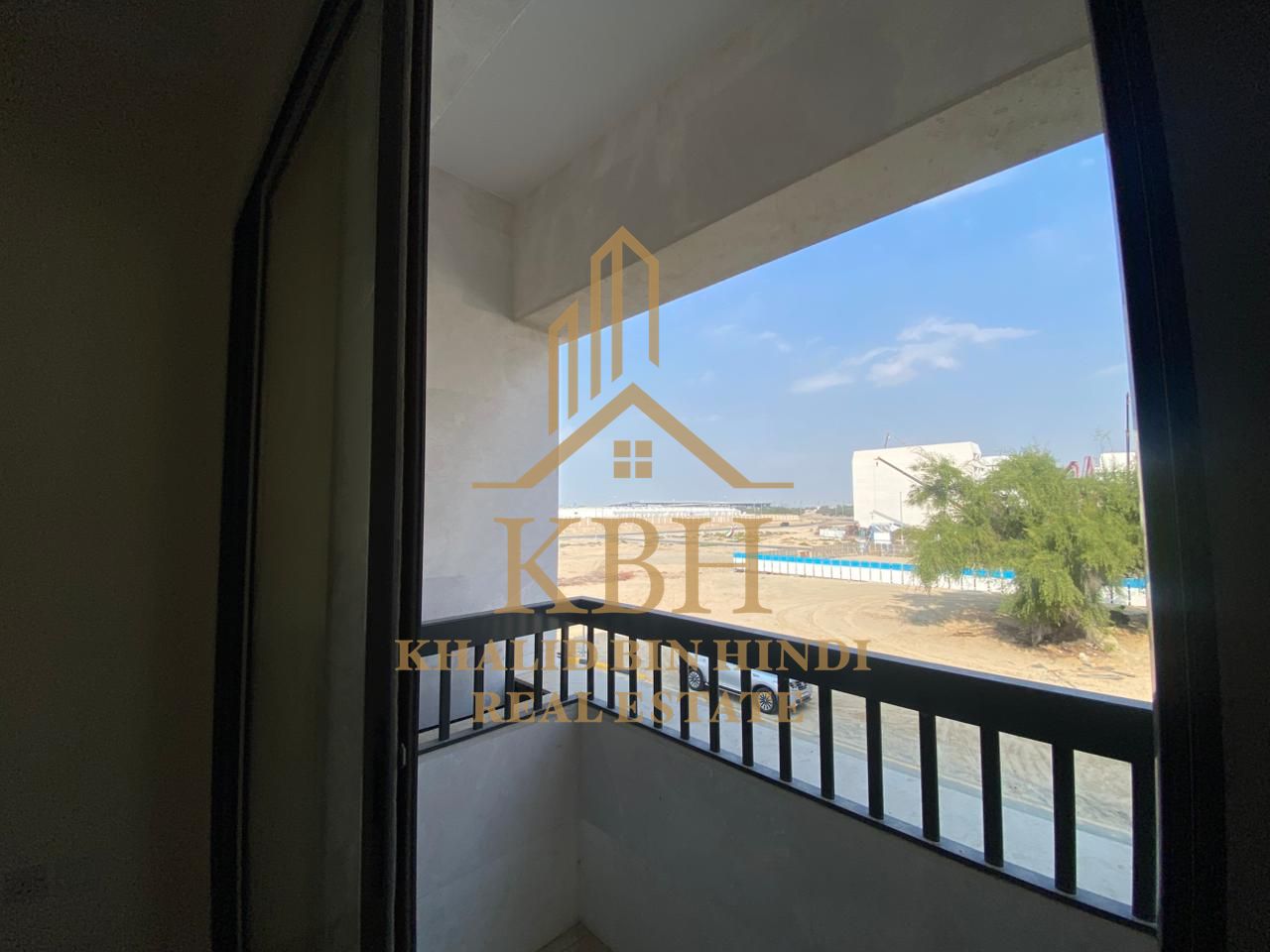 First Tenant + 1 Month Free | Luxury 1 Master Bedroom + Hall Apartment with Large Balcony, Central AC & Gas, Prime Location in Muweilah – Al Falah
