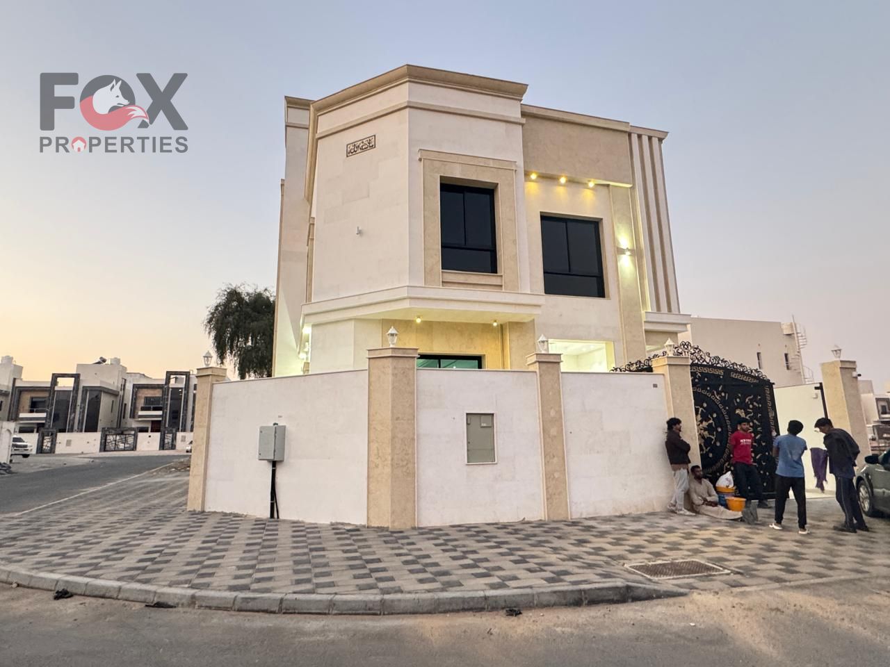 For rent in Al Zahia – Ajman, a corner villa, first occupancy, with spacious areas and excellent finishing, suitable for families, with a maid's room.