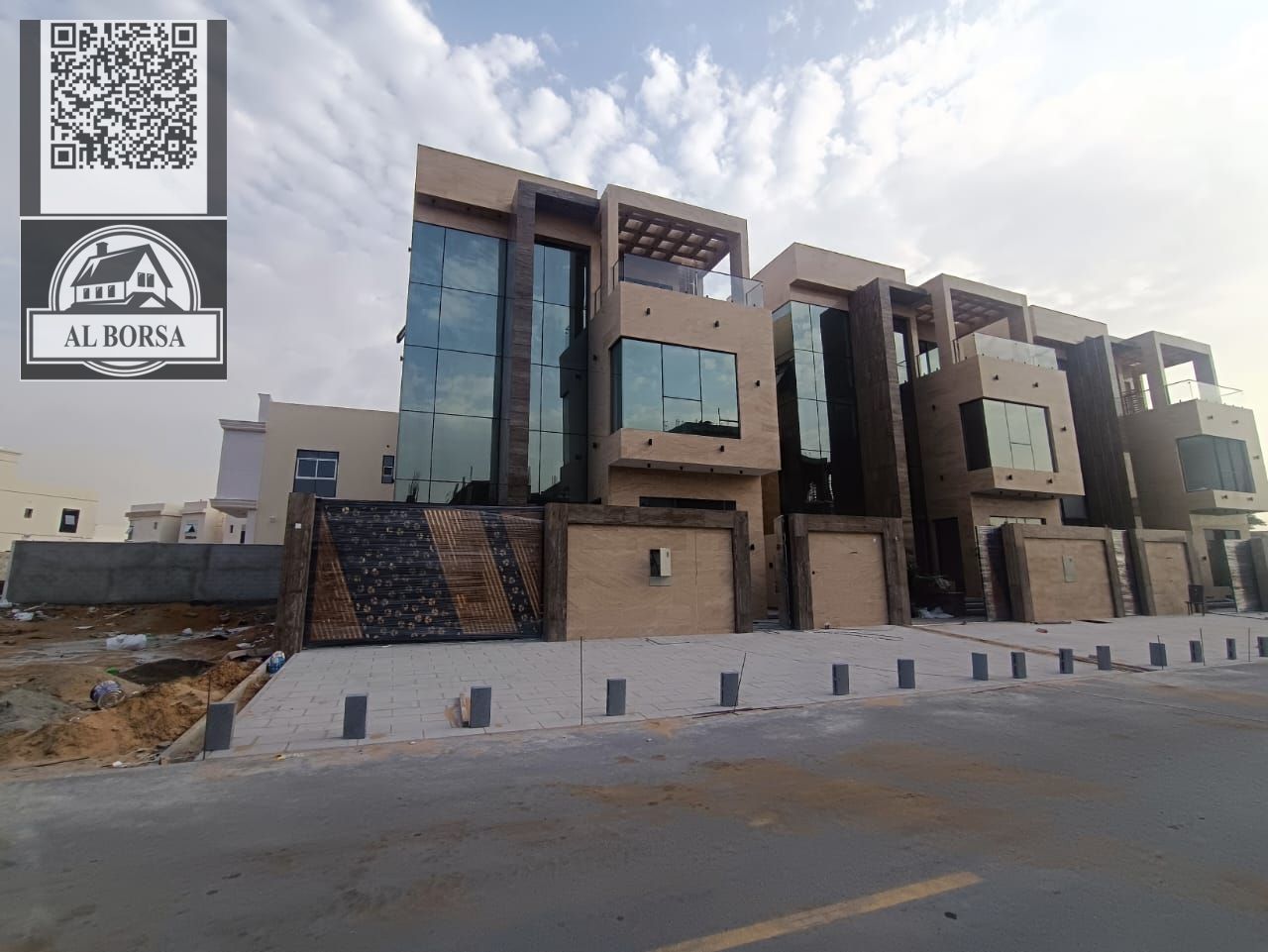 For sale: Luxury villa in Al-Haliyo 2, ground floor, first floor and roof, 5 bedrooms, majlis, living room, maid's room and study room