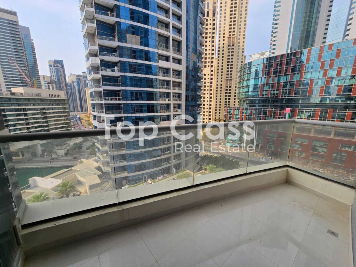 Unfurnished with Kitchen Appliances | Marina