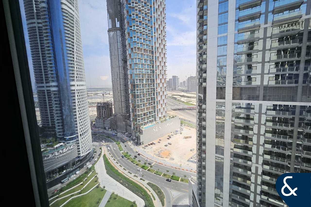Modern | Bright | Furnished | Best Amenities
