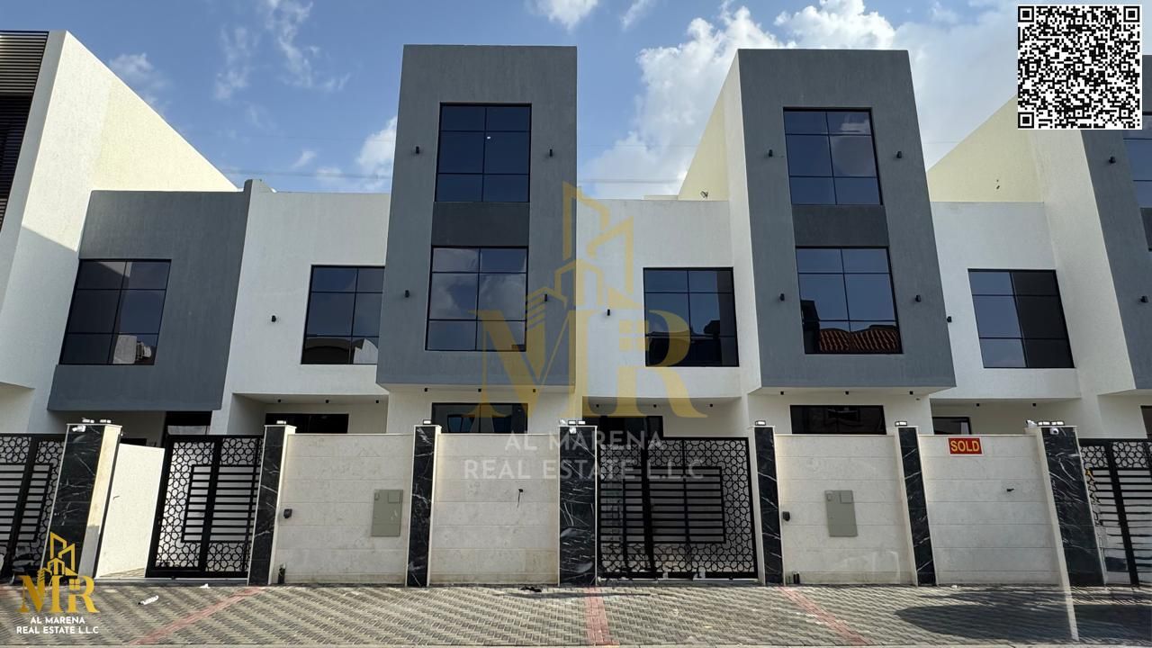 With a very large built-up area, seize the opportunity to own a villa in a prime location on Al Rahmaniya Street, two floors and roof, 5 master bedroo
