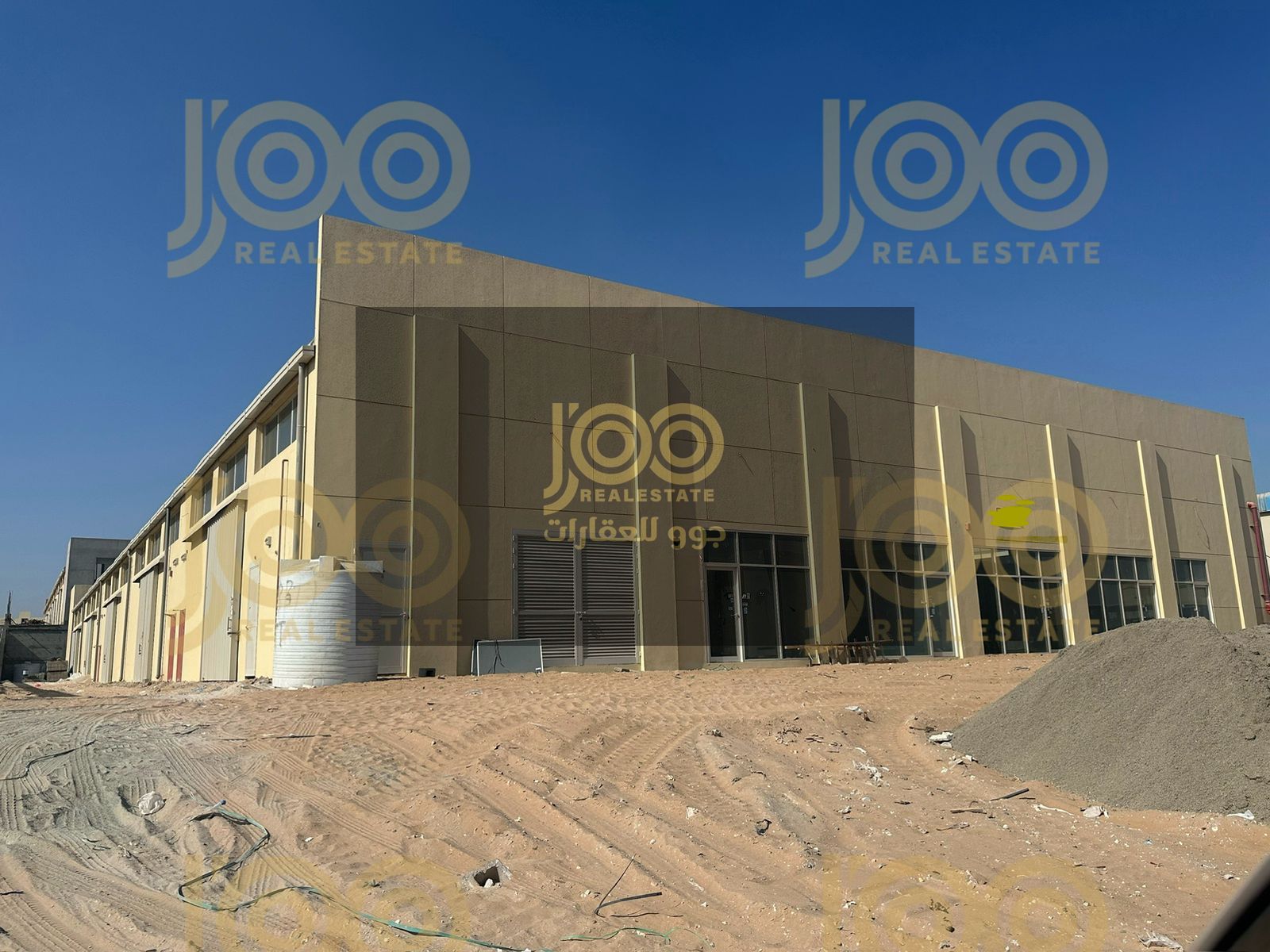 Warehouse with mezzanine, electricity: 35 kW