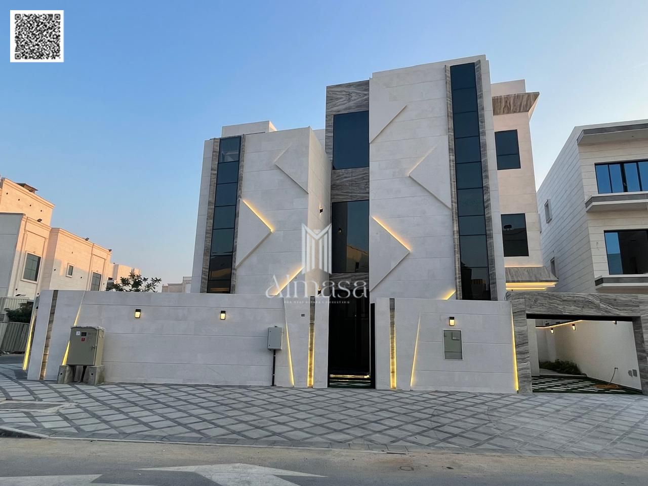 For sale: A new three-story villa with 6 master bedrooms