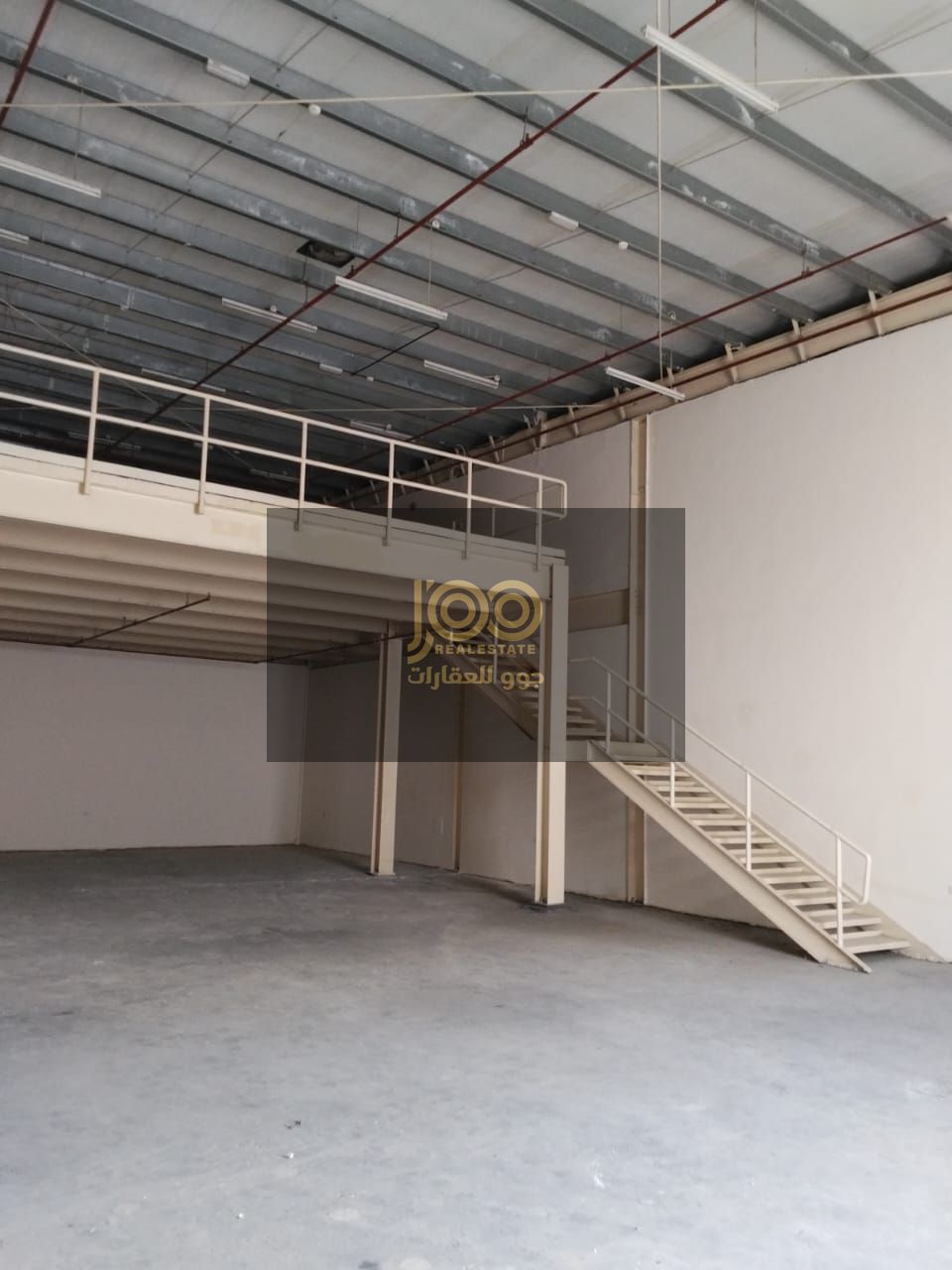 The warehouse features a mezzanine available for all business activities.