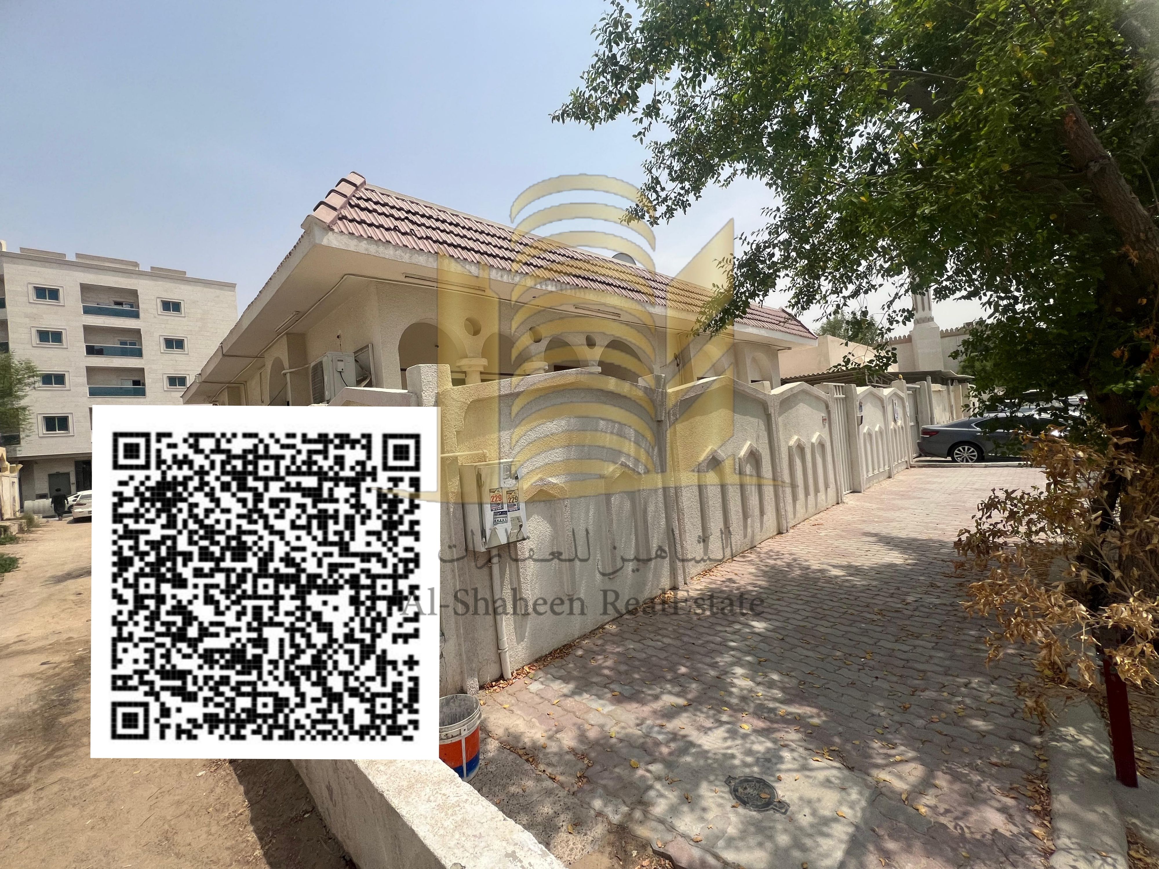 For sale in Ajman, Al Nuaimiya area: Two-story house. It consists of 8 rooms, a living room, and a yard. The house is very close to the Dubai and Sharjah exits and Mohammed Bin Zayed exit. Freehold ownership for all nationalities. The land permit allows f