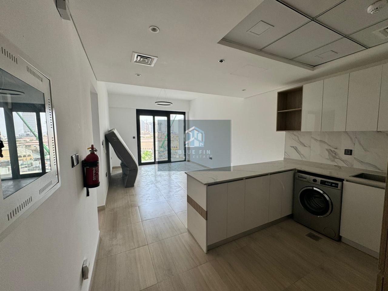 Fitted Kitchen | Prime Location | Spacious Unit | Ready tO Move
