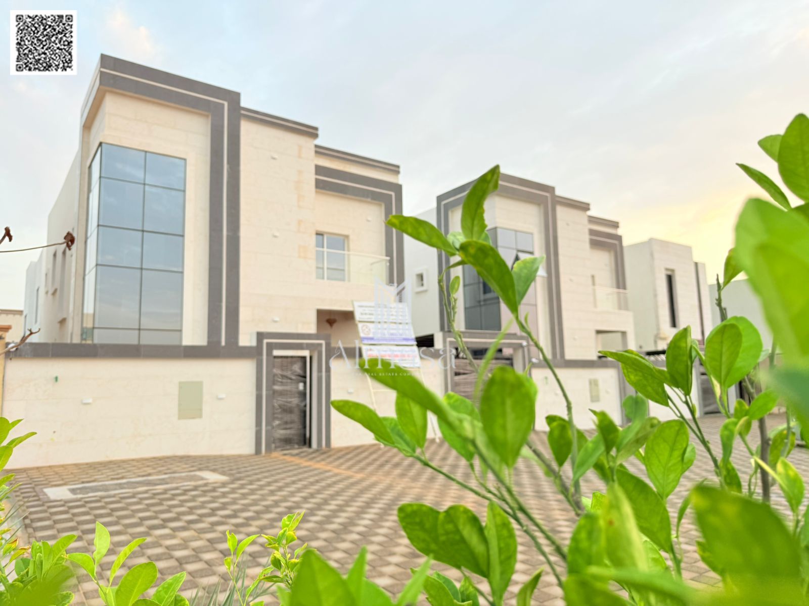 Luxury two-story villa with super deluxe finishing and 5 bedrooms for sale in Al Zahia area. Freehold ownership for all nationalities. Excellent oppor