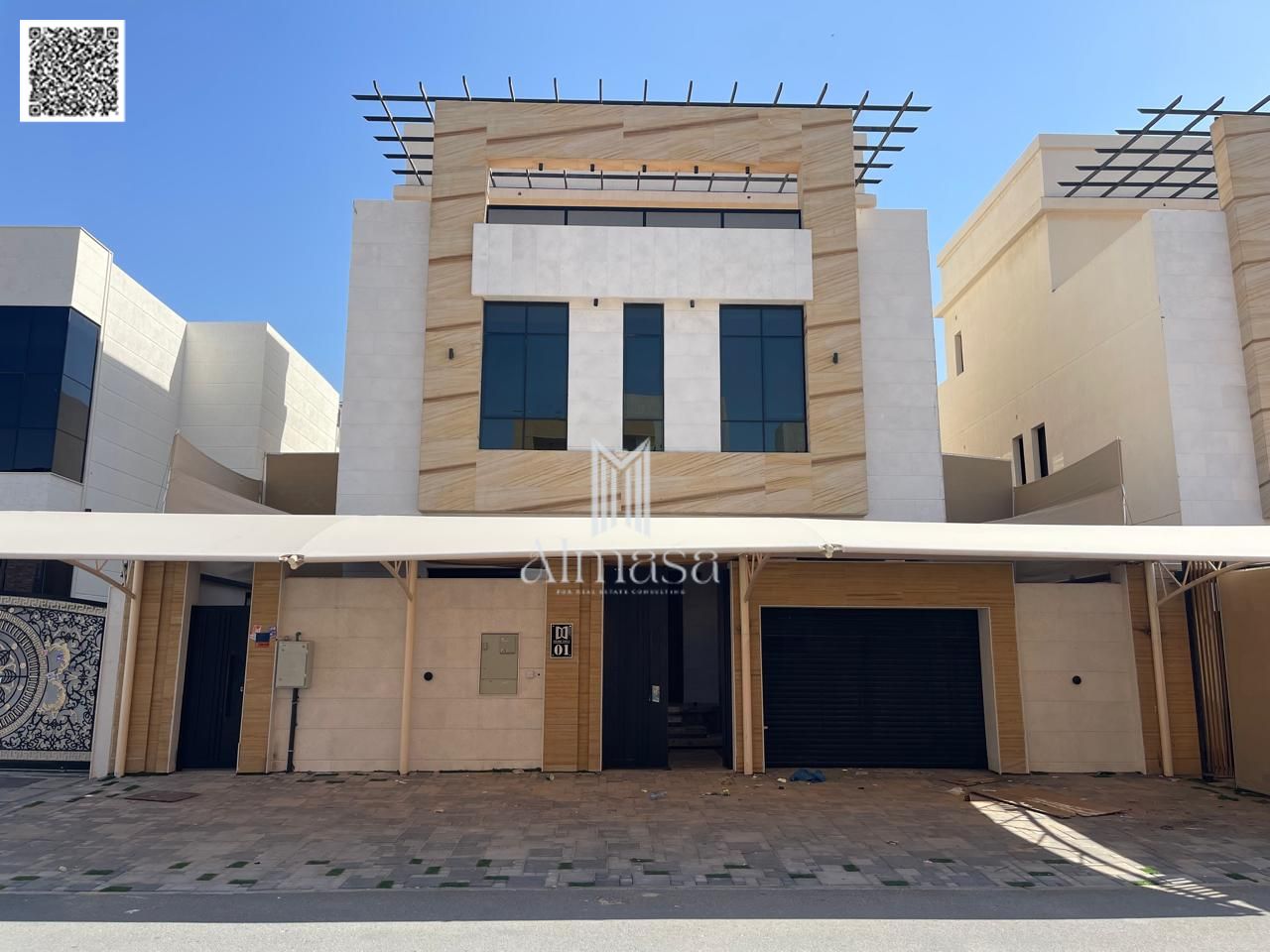 For sale: Super deluxe villa with swimming pool, including water, electricity, and air conditioning.