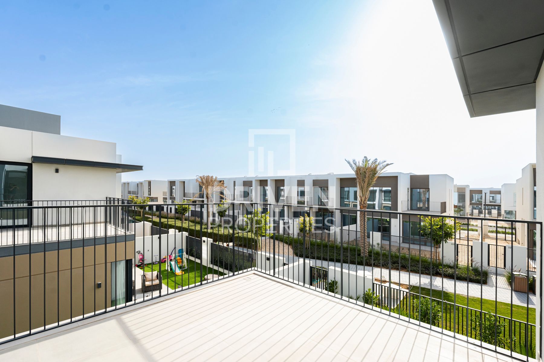 Corner Unit | Huge Plot | Ready to Move In