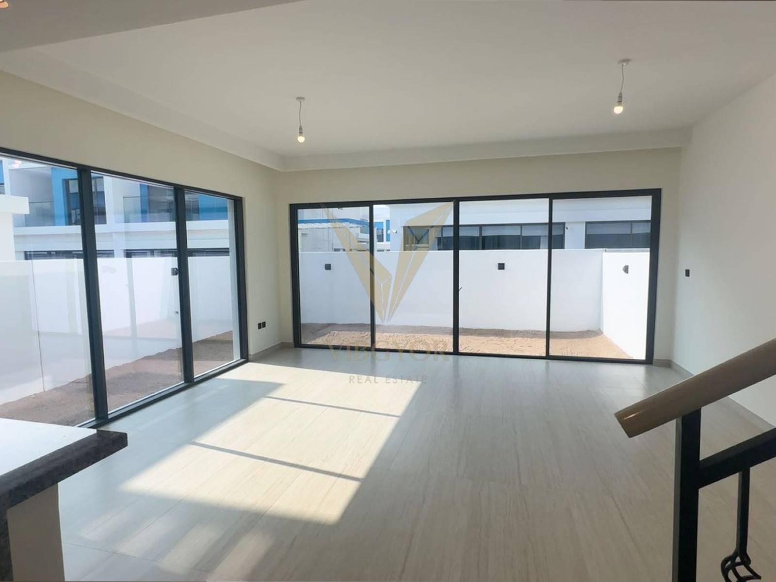 Spacious 5BR Townhouse | Mediterranean Lifestyle