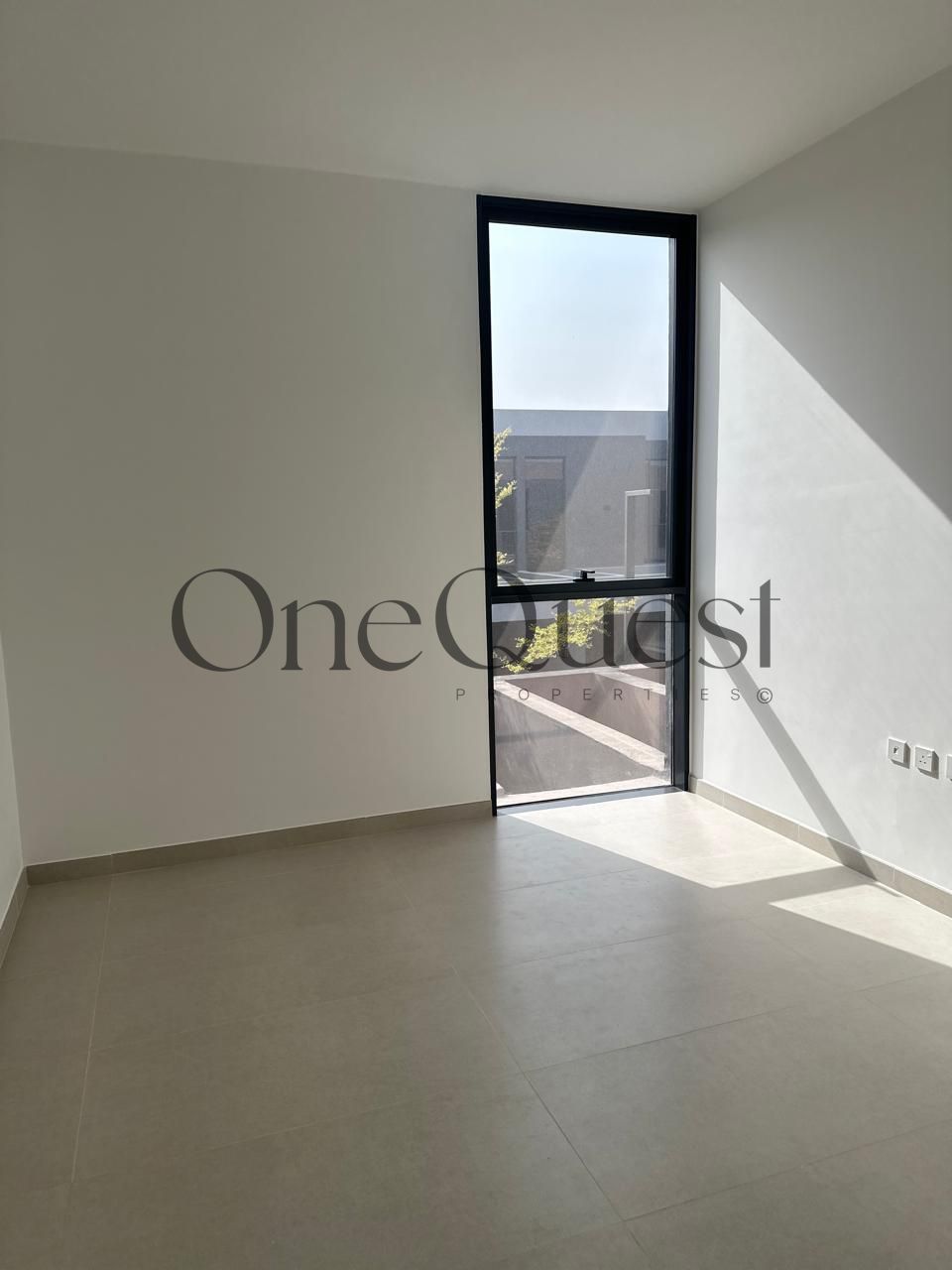2 BR | FREEHOLD | DISTRESSED DEAL