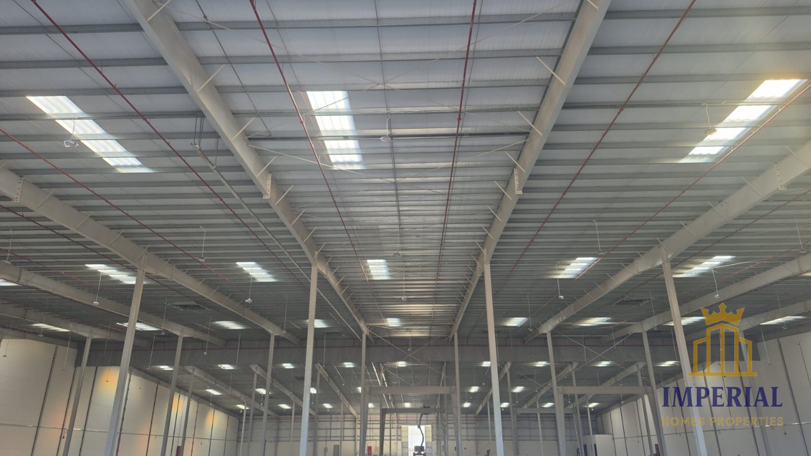 Warehouse for rent in Umm Al Thuoob