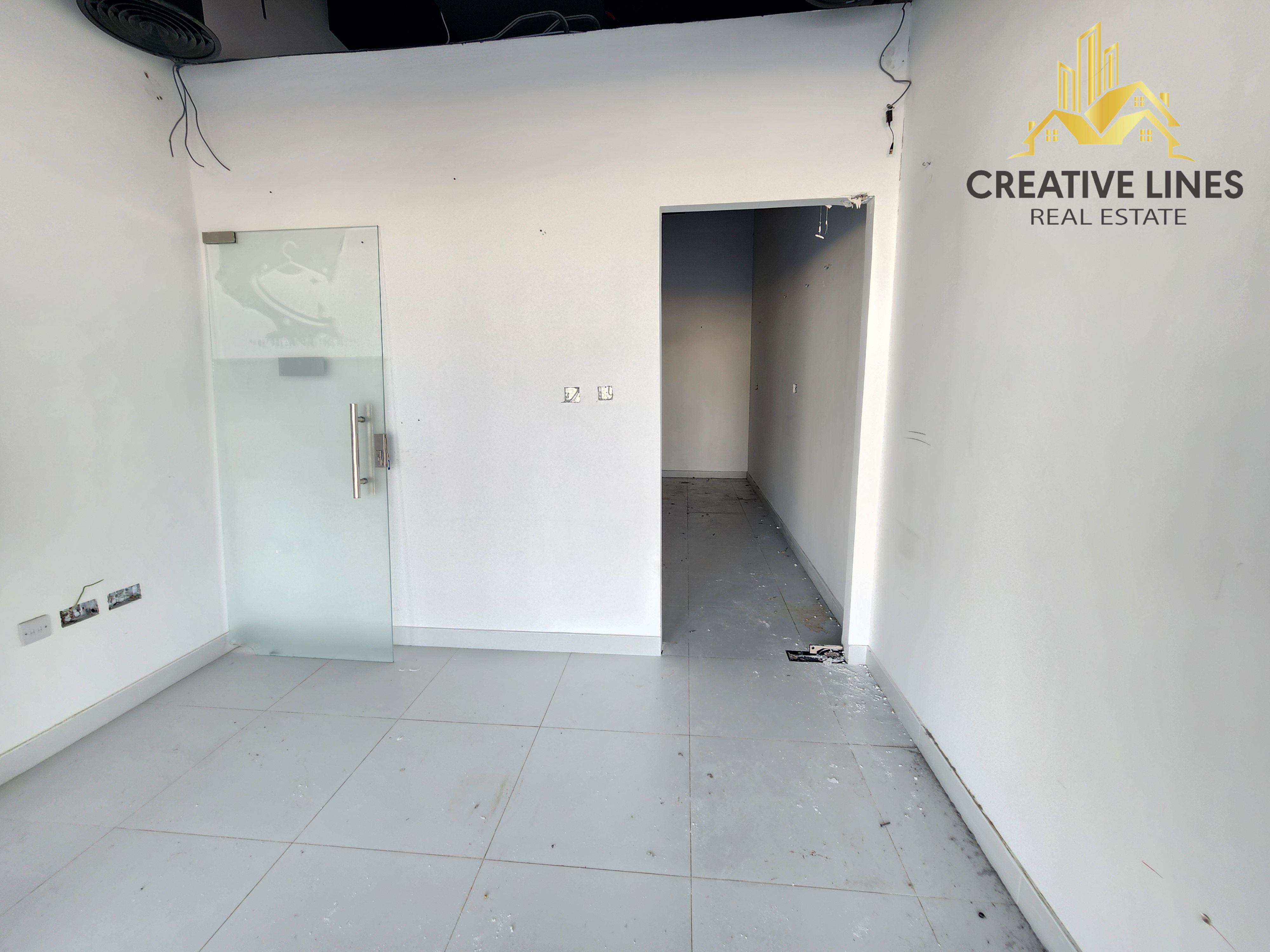 Fitted shop prime location Lagoonside Retail available for rent